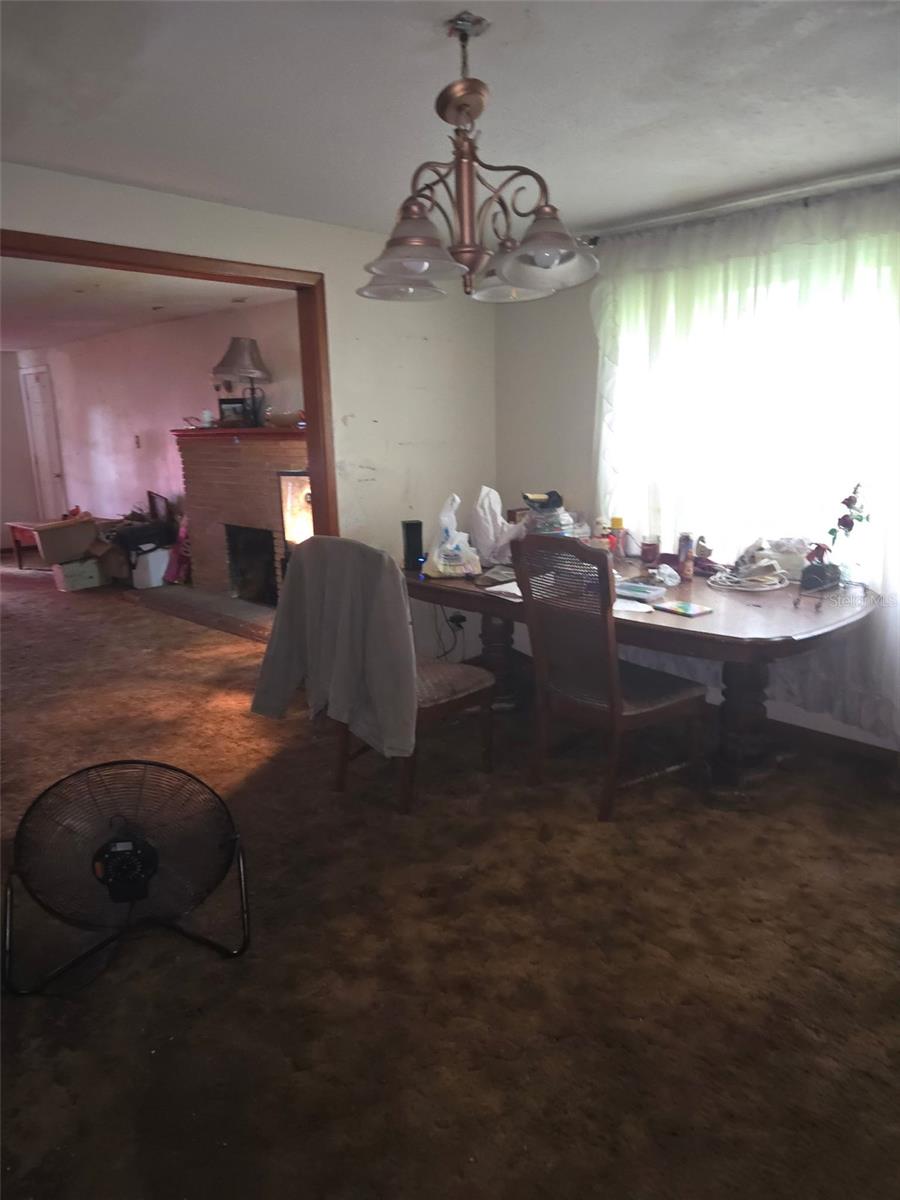 Listing photo id 5 for 3011 Wiggins Road