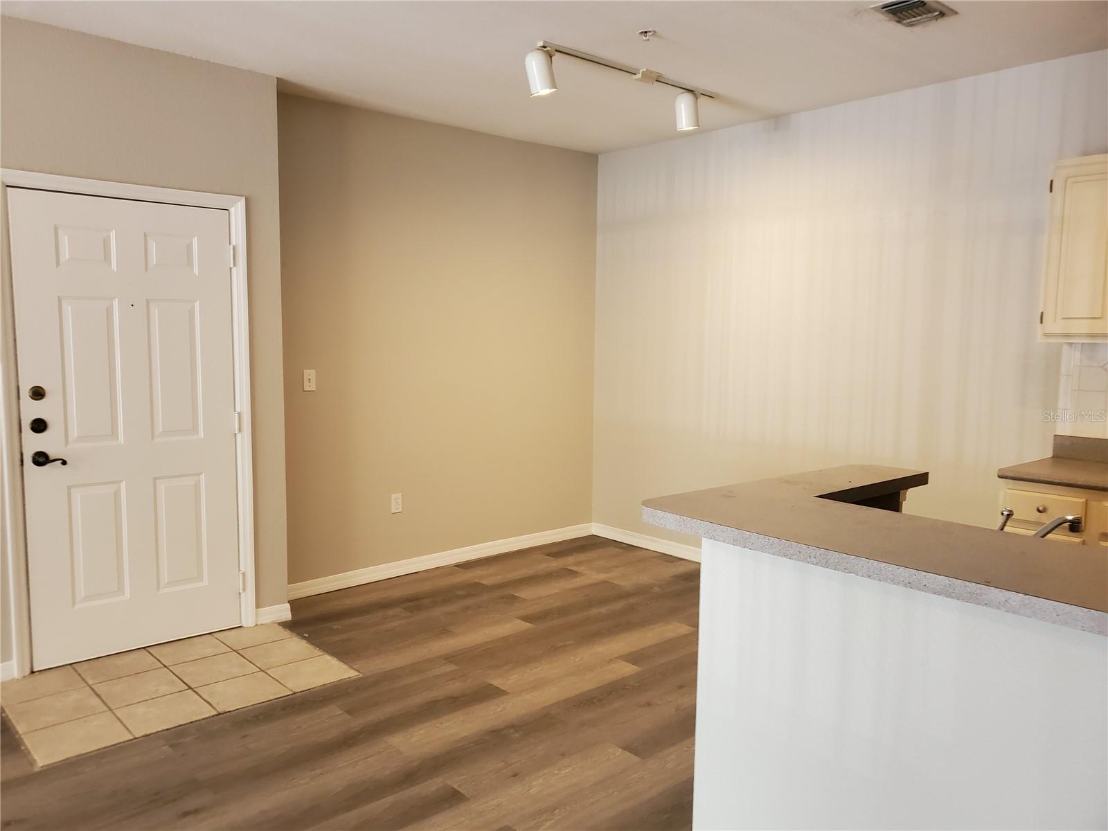 Image 10 of 19 For 5807 Legacy Crescent Place 201