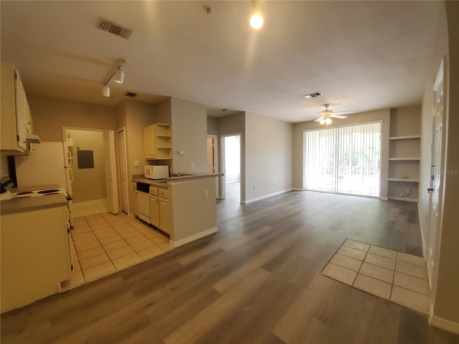Image 3 of 19 For 5807 Legacy Crescent Place 201