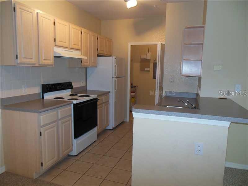 Image 6 of 19 For 5807 Legacy Crescent Place 201
