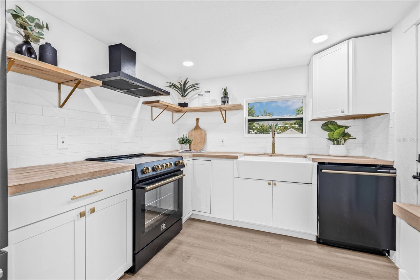 Image 14 of 27 For 5355 67th Street N