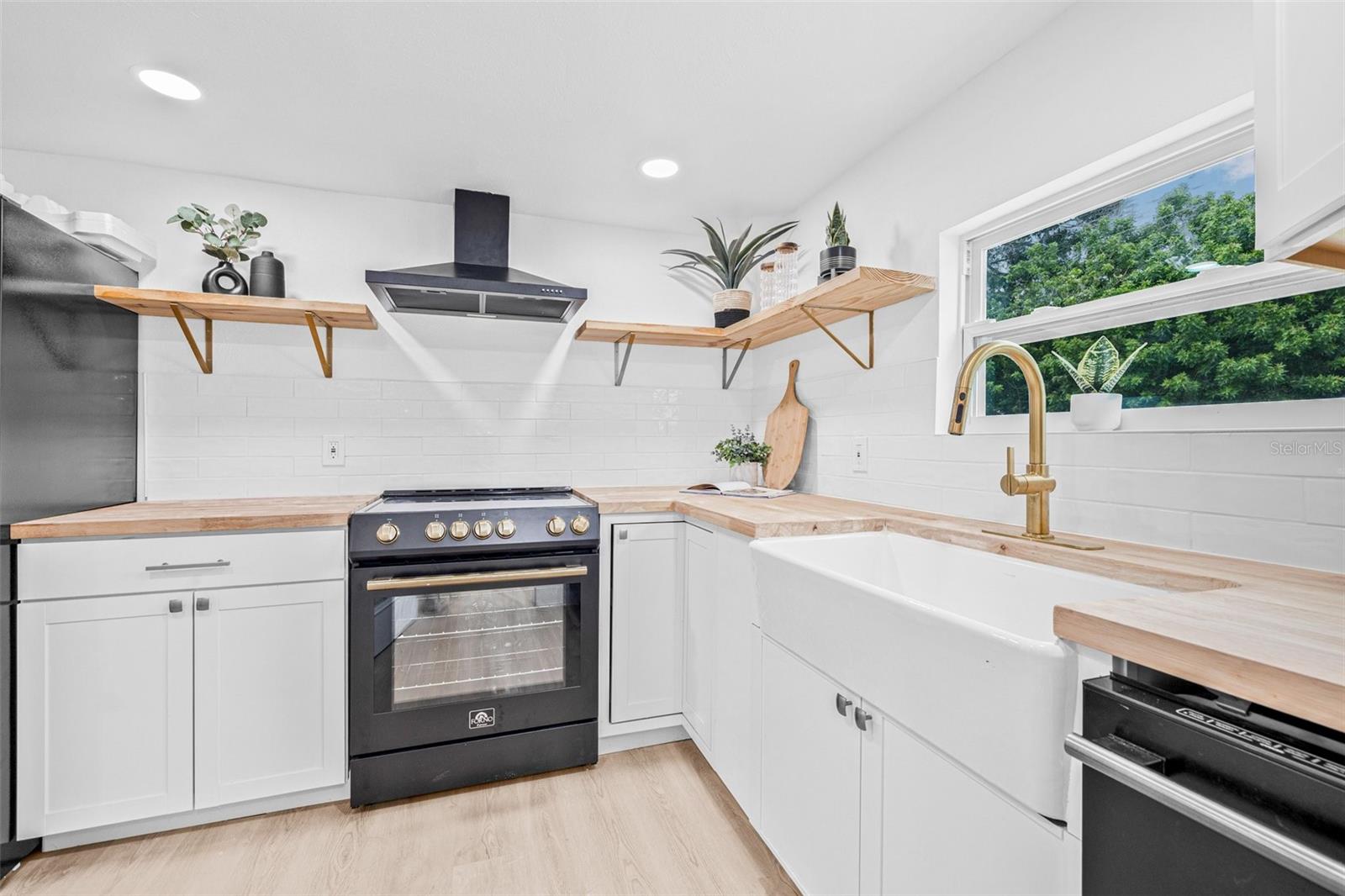 Image 17 of 27 For 5355 67th Street N