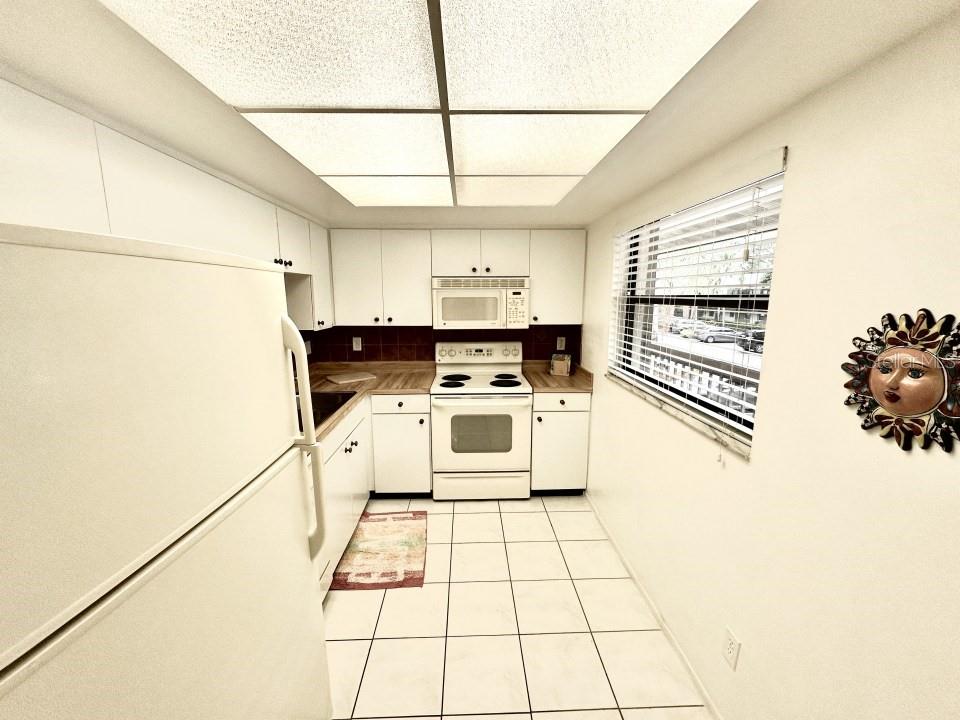 Image 3 of 31 For 3034 Eastland Boulevard D206