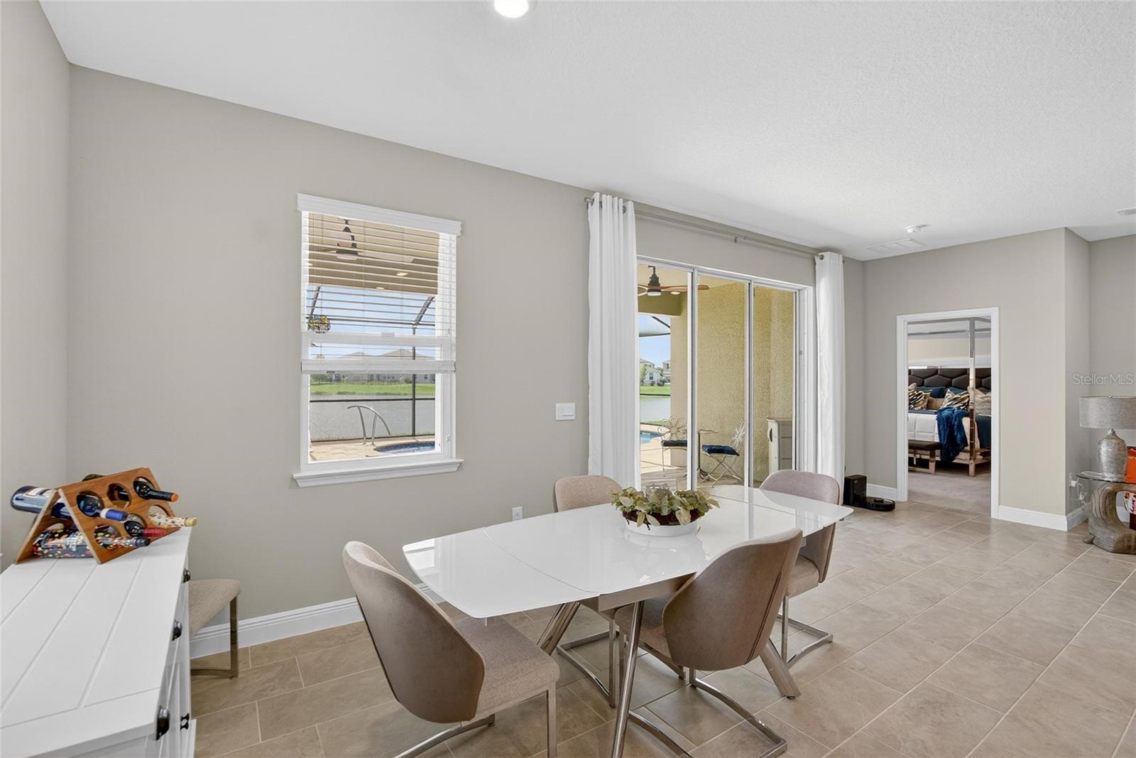 Listing photo id 14 for 5657 Hawks Cay Street