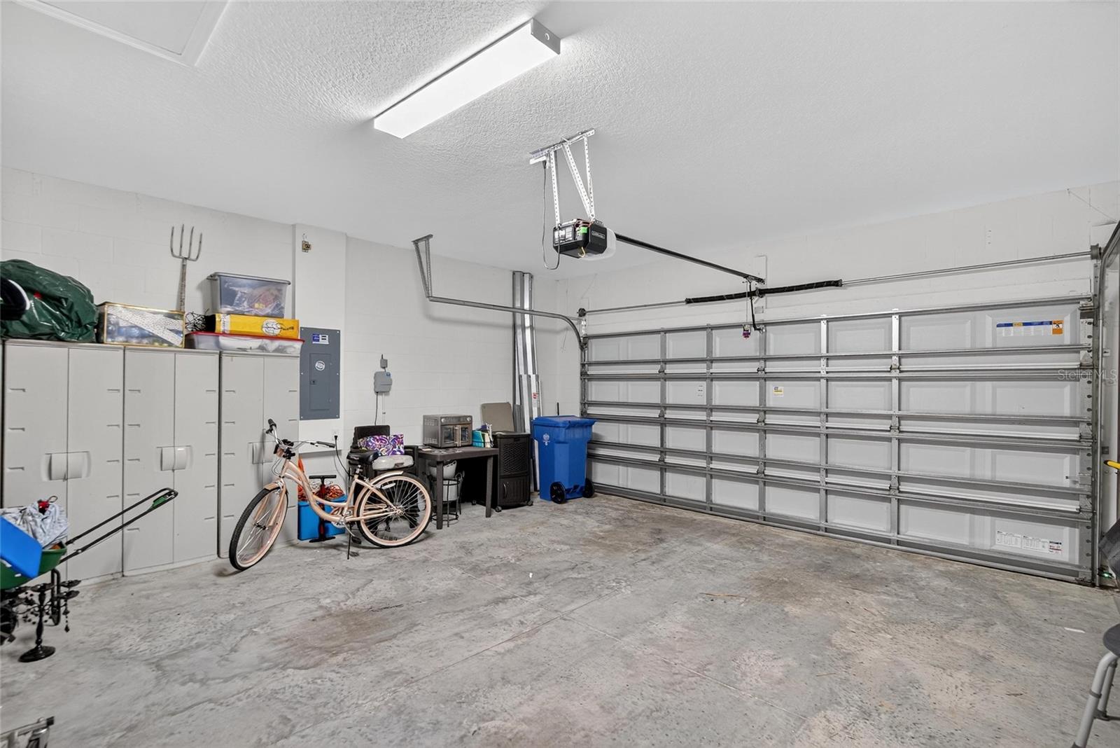 Listing photo id 40 for 5657 Hawks Cay Street