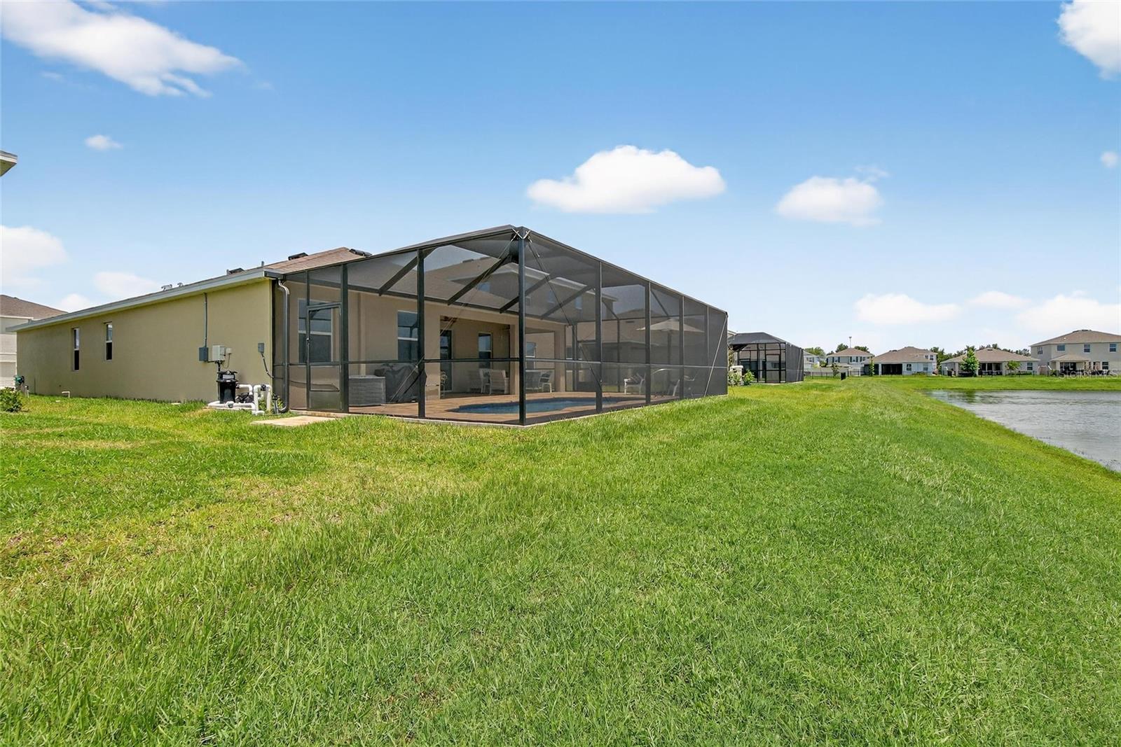 Listing photo id 50 for 5657 Hawks Cay Street