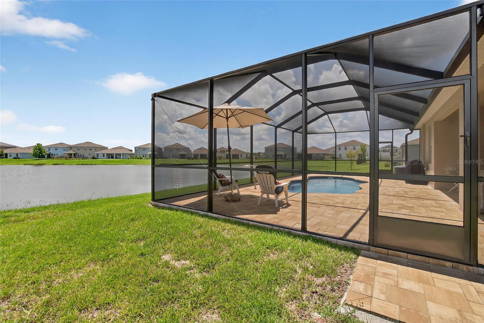 Listing photo id 54 for 5657 Hawks Cay Street