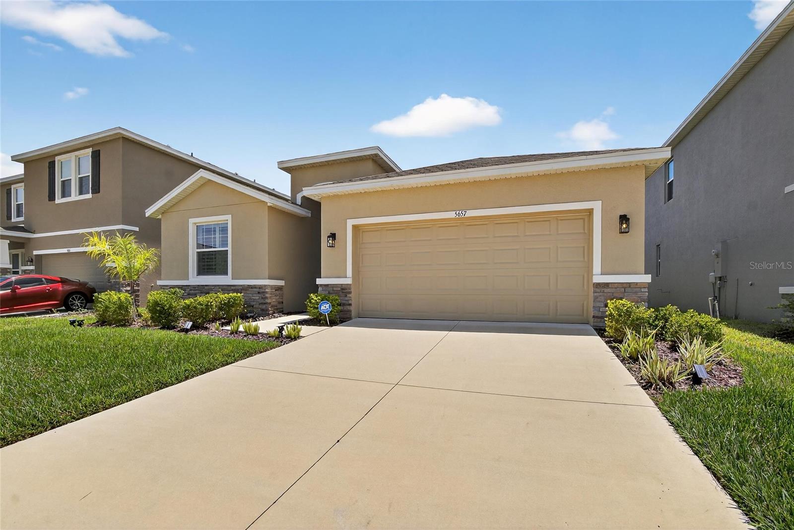 Listing photo id 59 for 5657 Hawks Cay Street