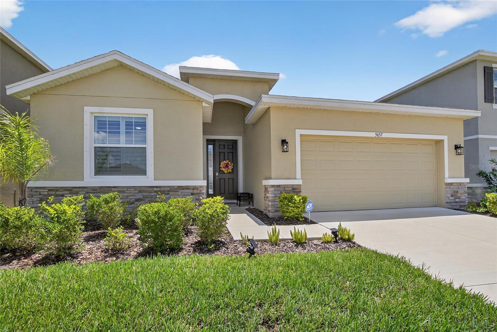 Listing photo id 61 for 5657 Hawks Cay Street