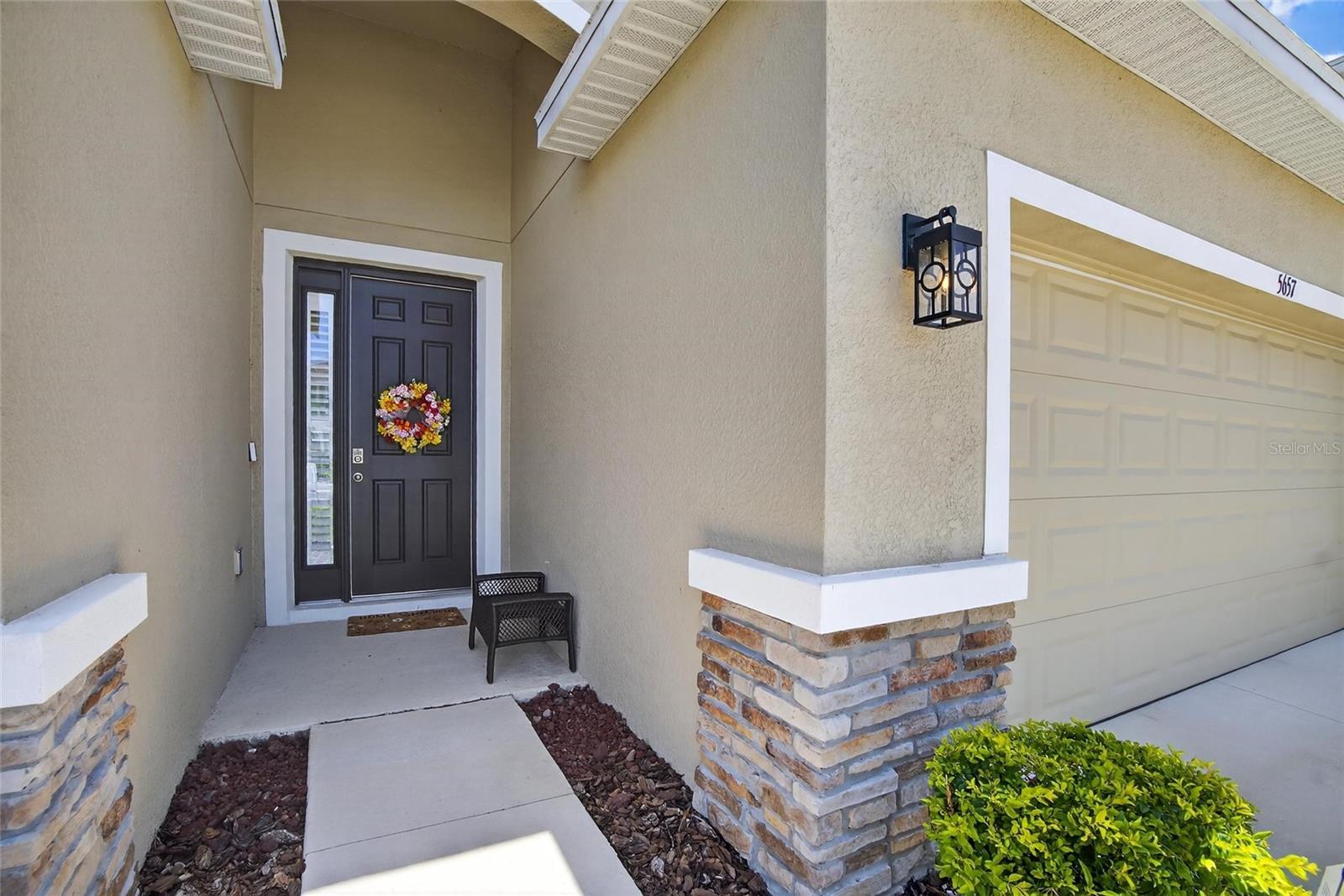 Listing photo id 63 for 5657 Hawks Cay Street