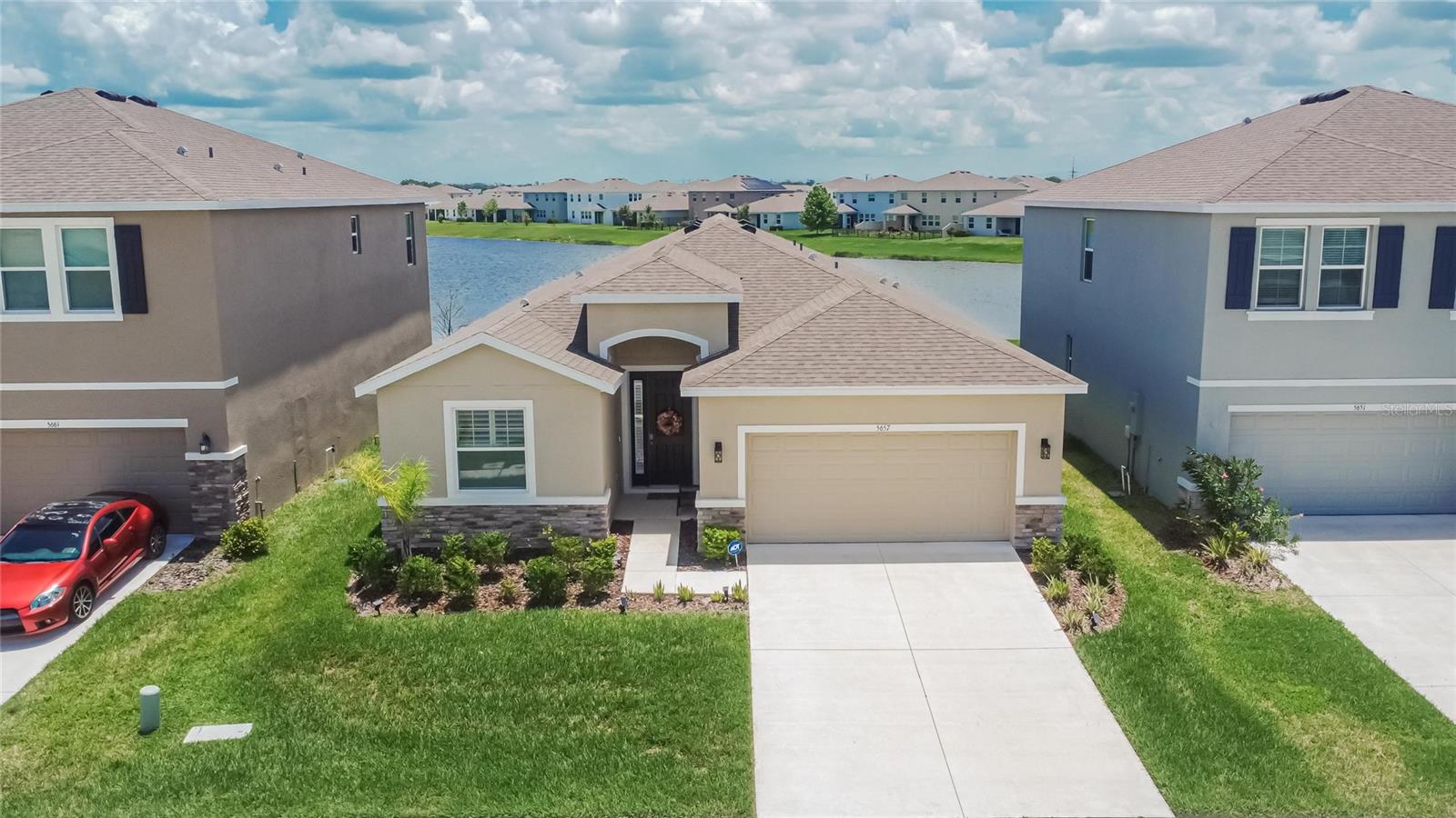 Listing photo id 69 for 5657 Hawks Cay Street