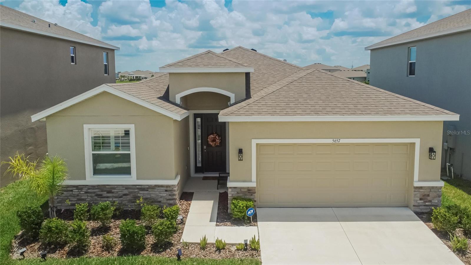 Listing photo id 71 for 5657 Hawks Cay Street