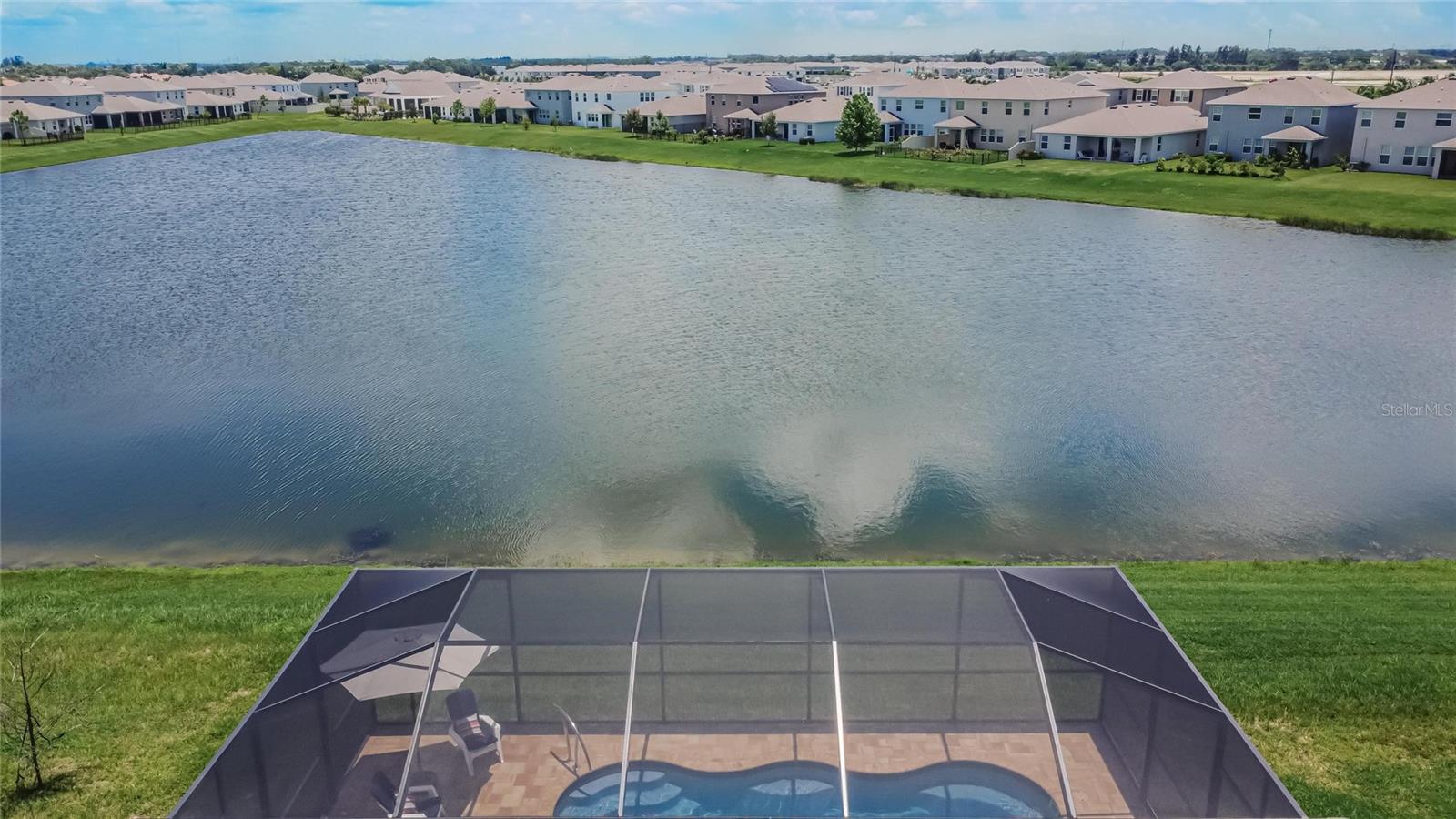 Listing photo id 76 for 5657 Hawks Cay Street