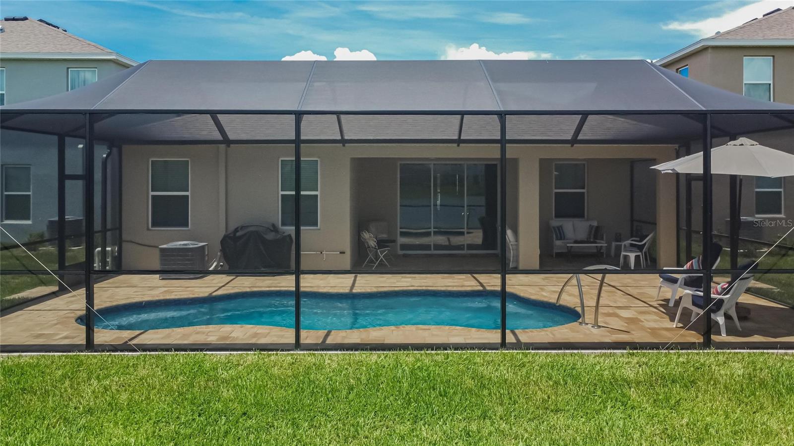 Listing photo id 79 for 5657 Hawks Cay Street