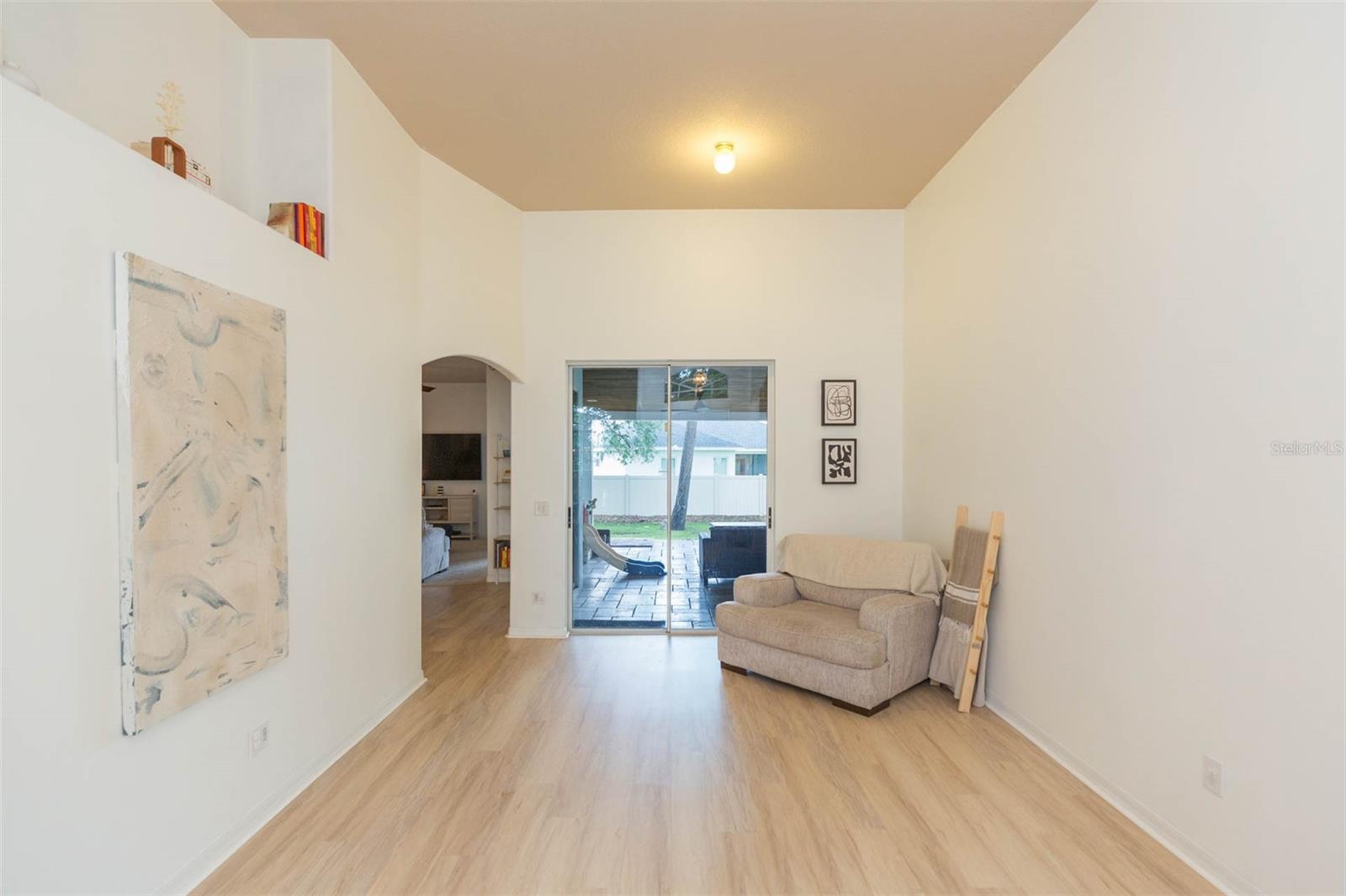 Image 6 of 44 For 228 Taylor Bay Lane