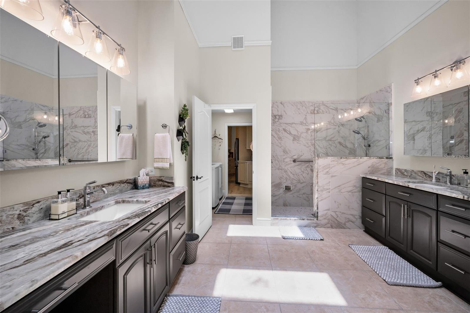 Image 40 of 69 For 2177 Oak Forest Lane
