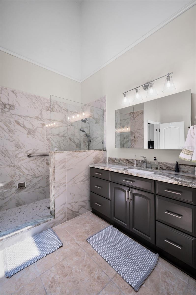 Image 42 of 69 For 2177 Oak Forest Lane