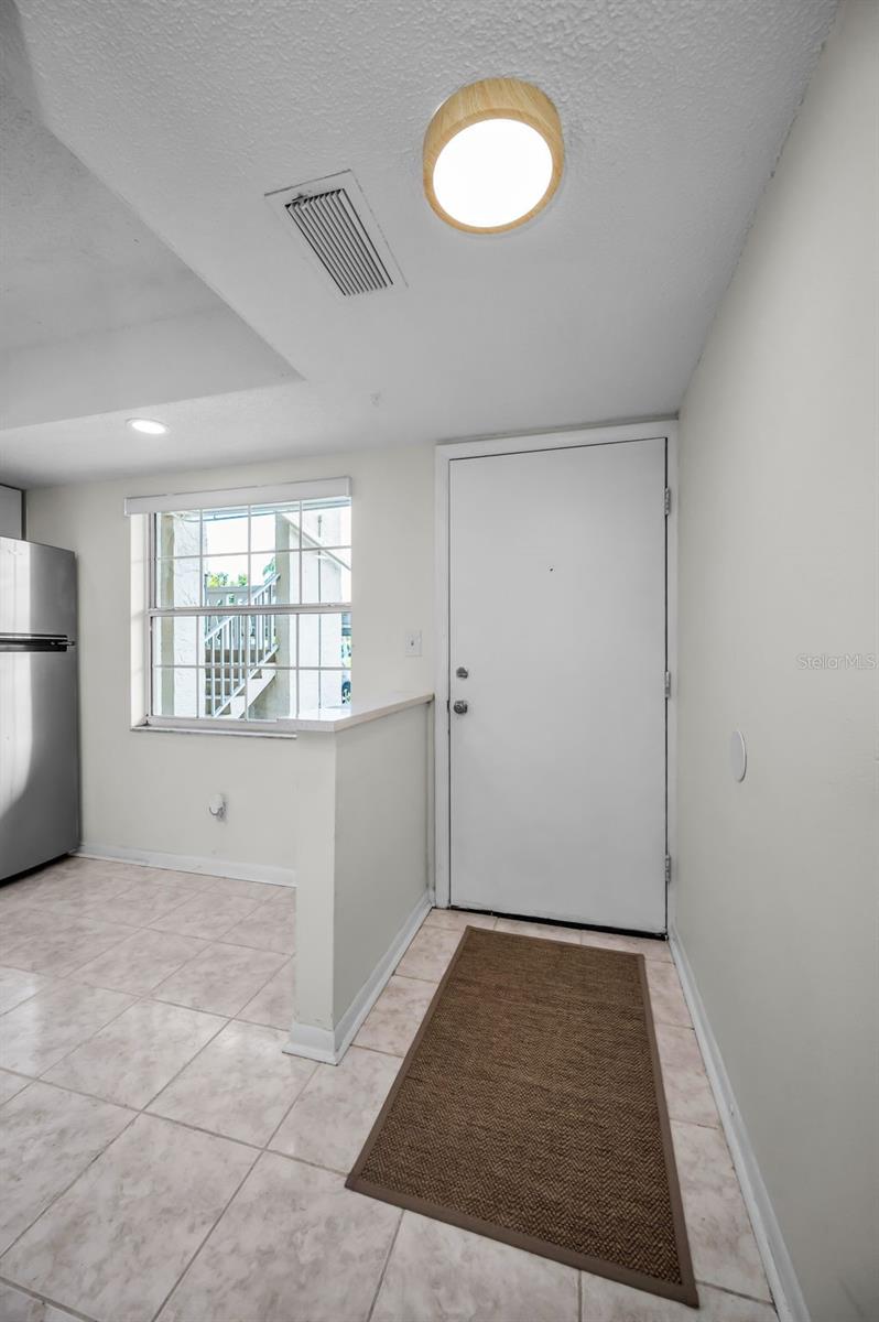 Image 11 of 55 For 970 Virginia Street 109
