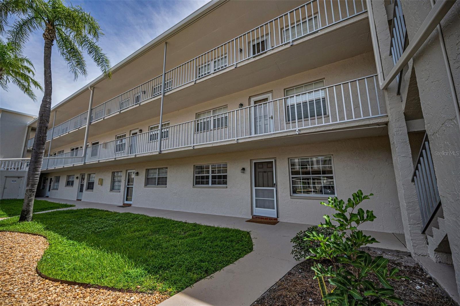Image 2 of 55 For 970 Virginia Street 109