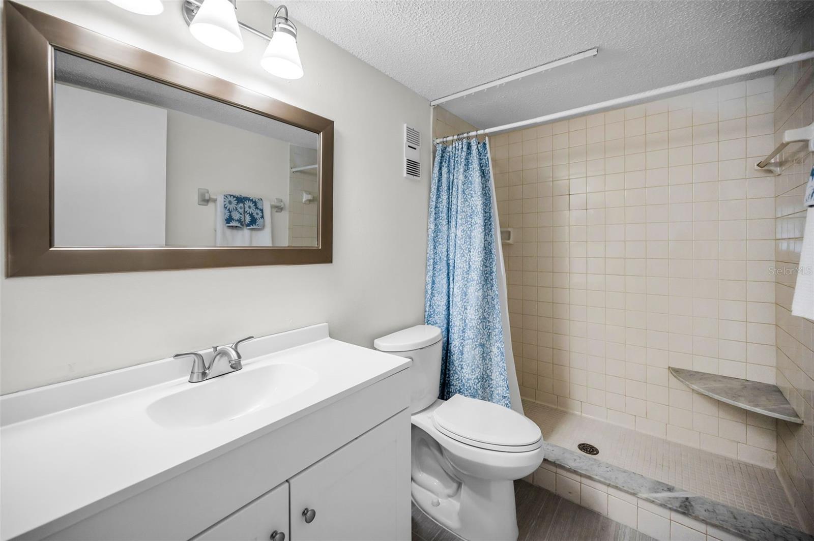 Image 21 of 55 For 970 Virginia Street 109