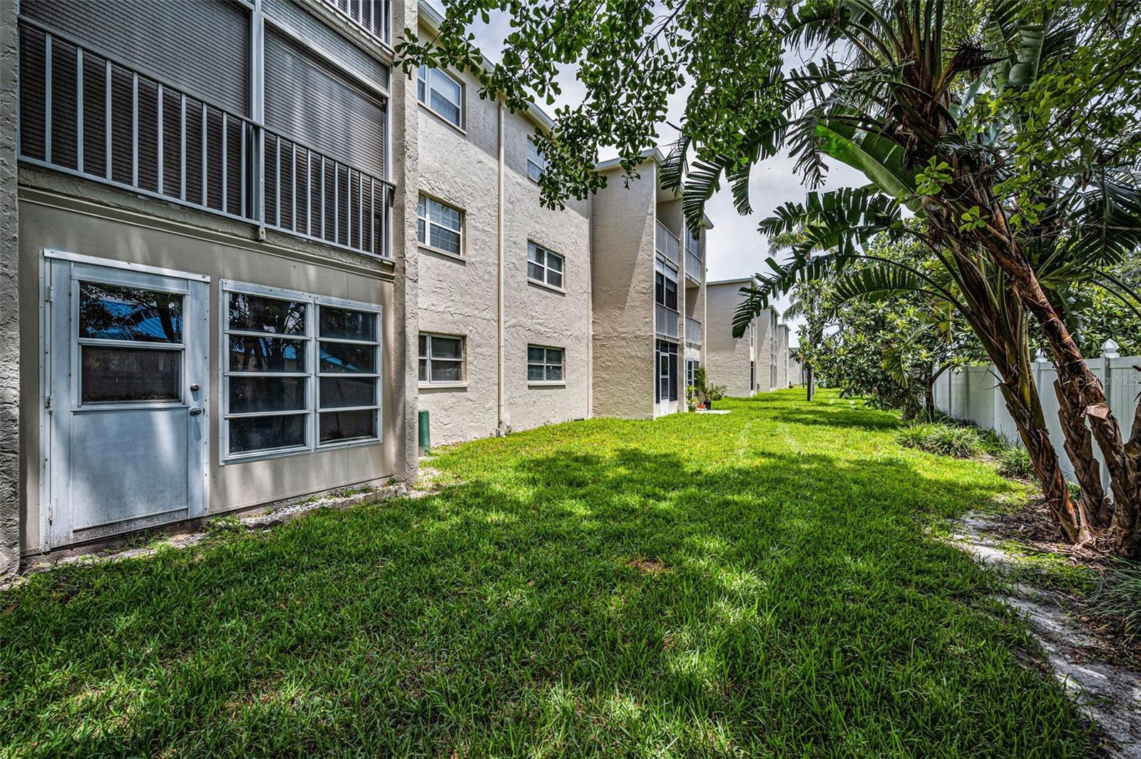 Image 30 of 55 For 970 Virginia Street 109