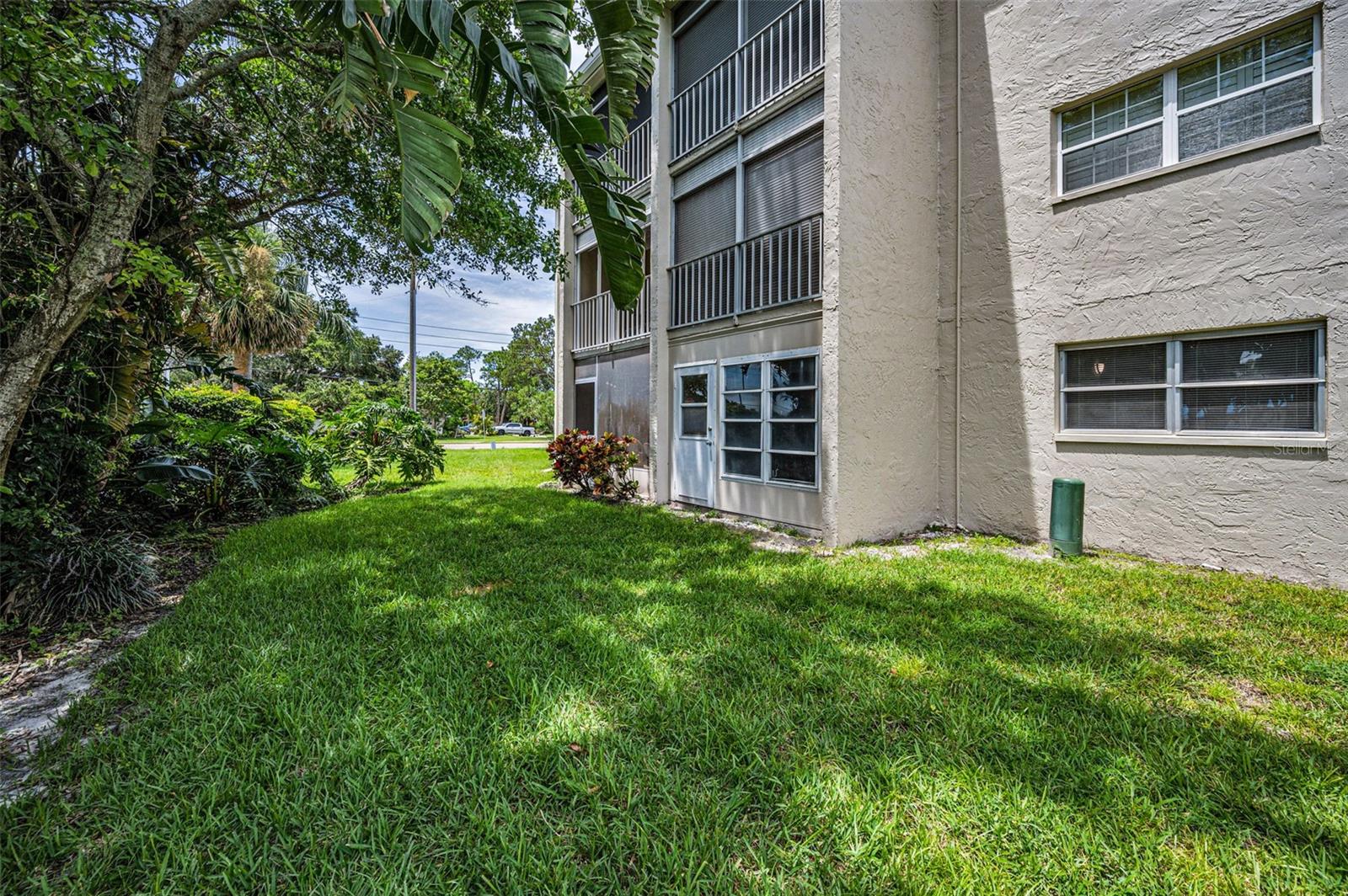 Image 31 of 55 For 970 Virginia Street 109