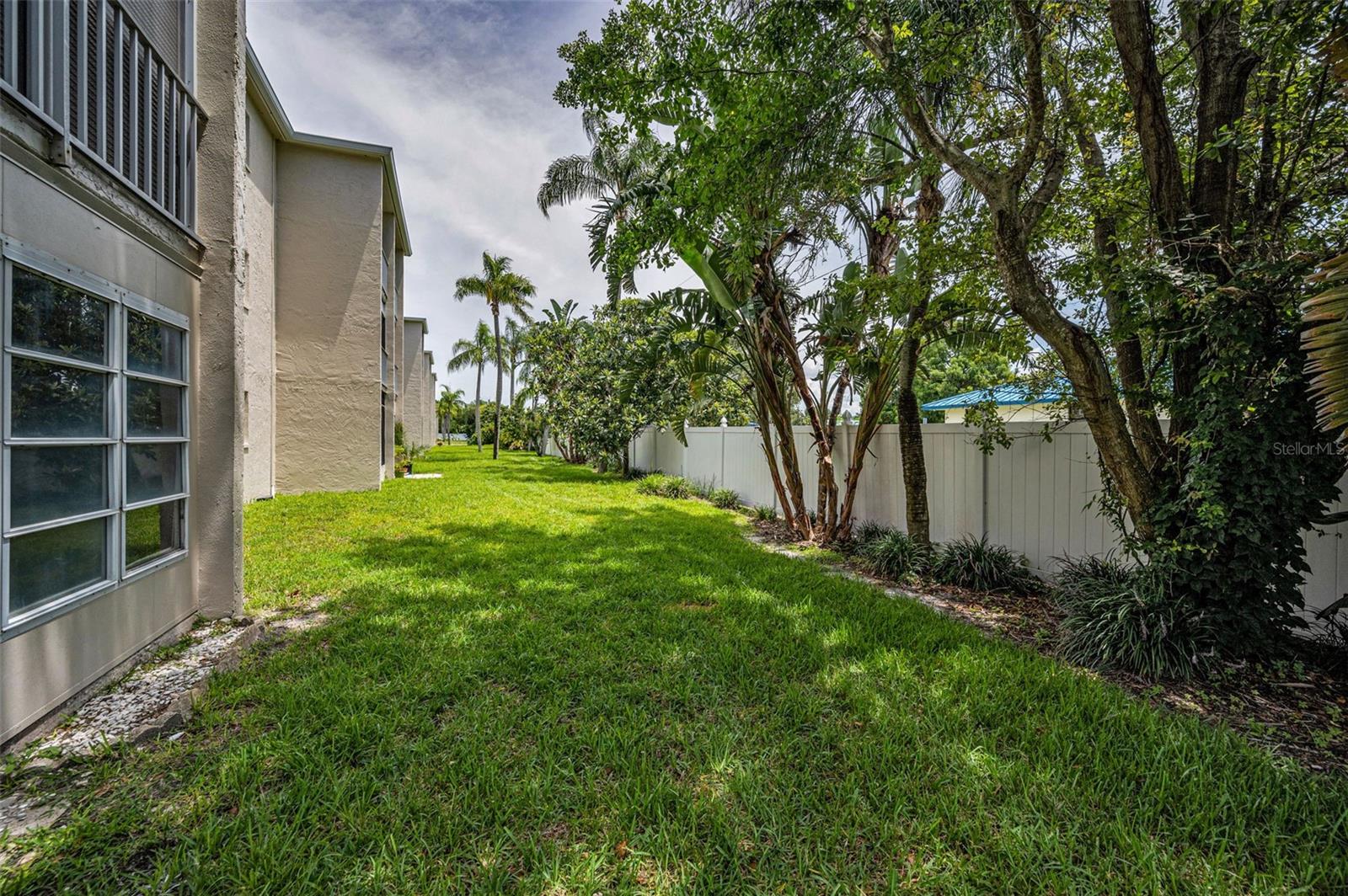 Image 33 of 55 For 970 Virginia Street 109