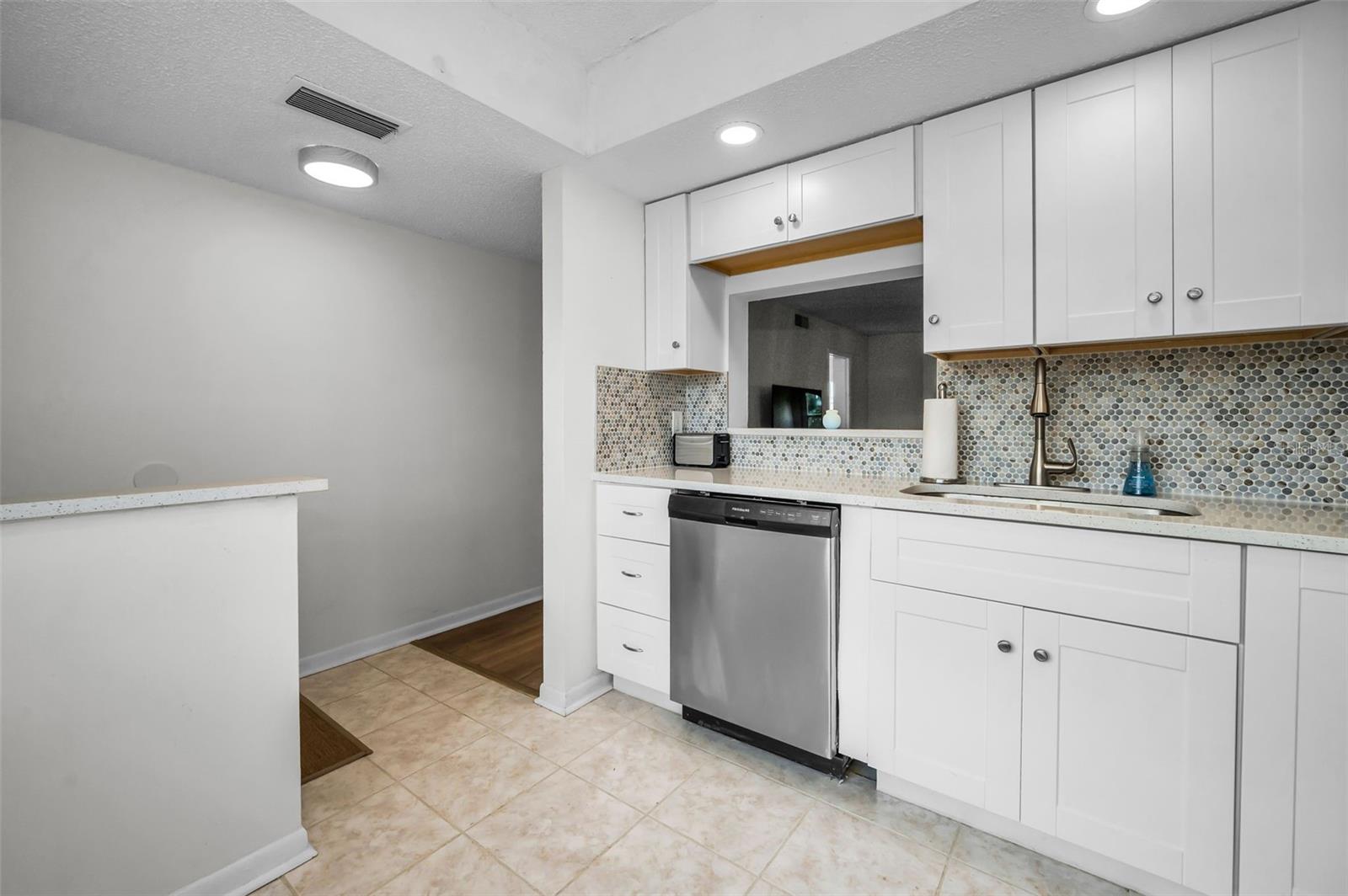 Image 7 of 55 For 970 Virginia Street 109