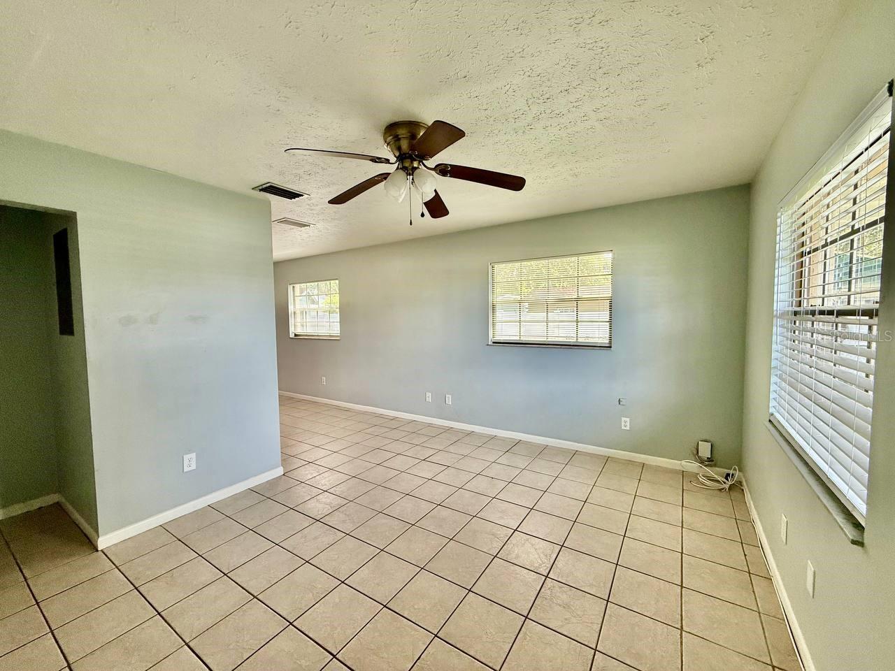 Image 2 of 13 For 10812 Hannaway Drive E