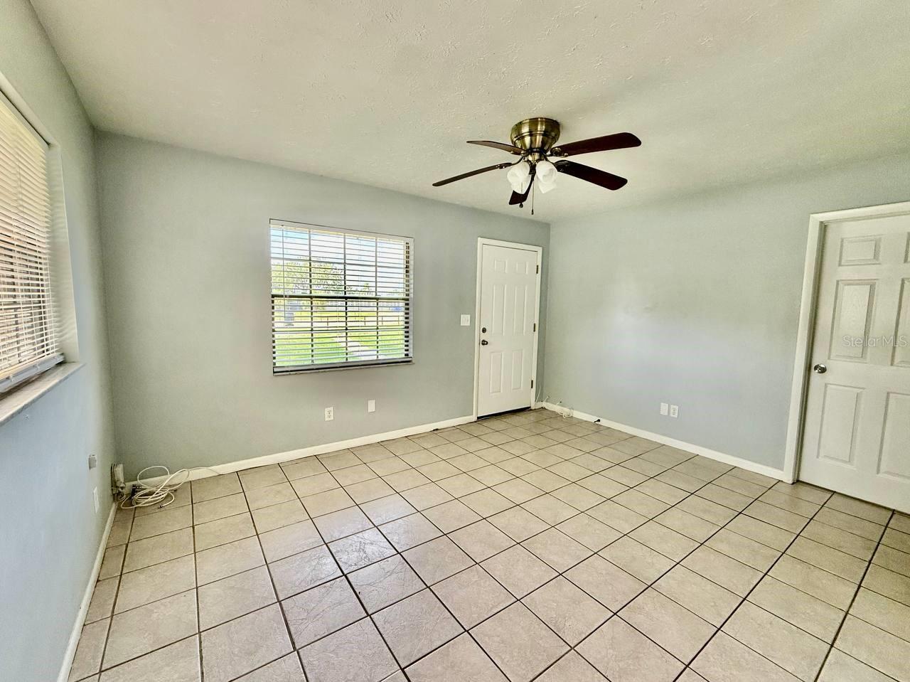 Image 4 of 13 For 10812 Hannaway Drive E