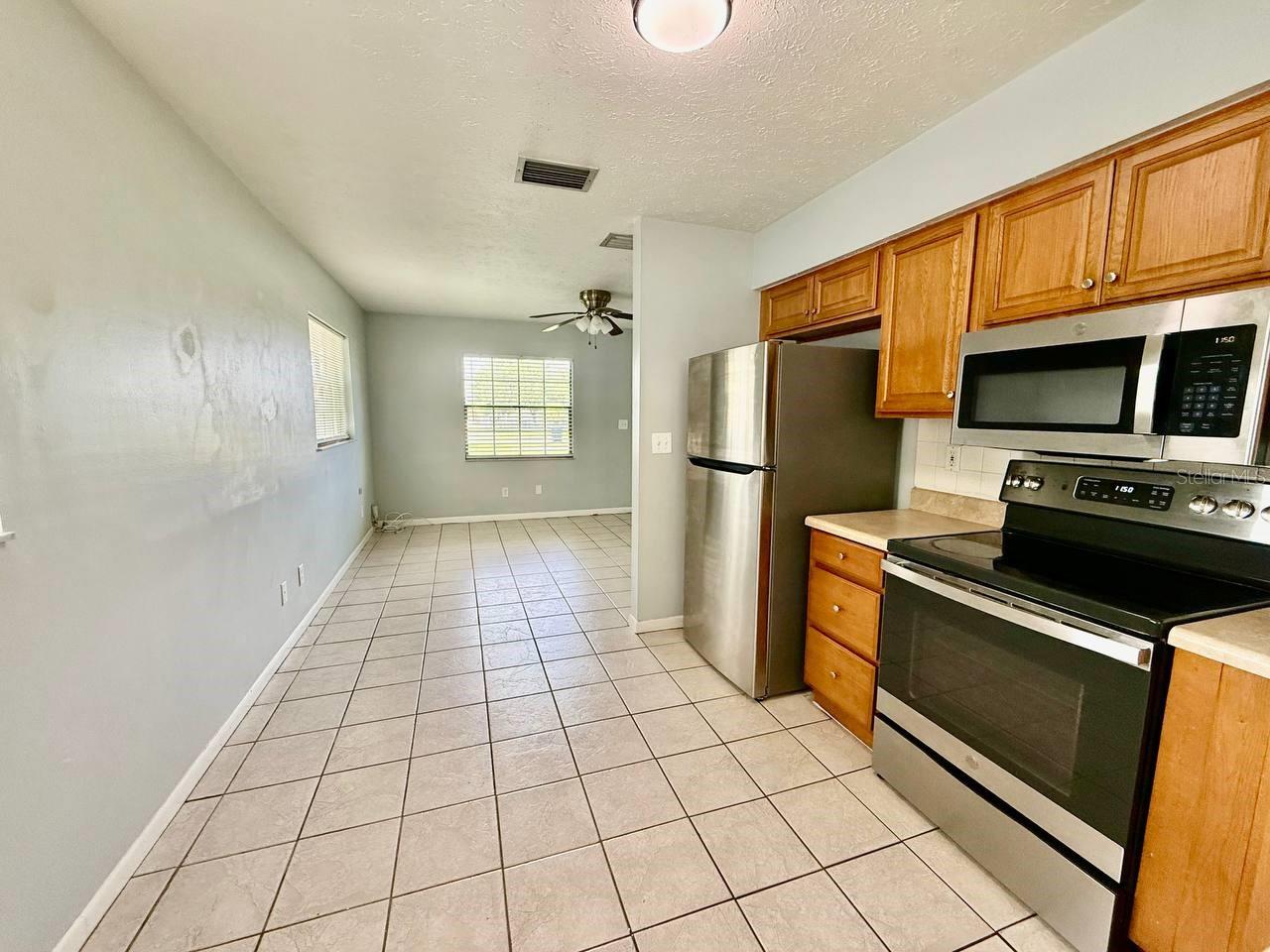 Image 7 of 13 For 10812 Hannaway Drive E