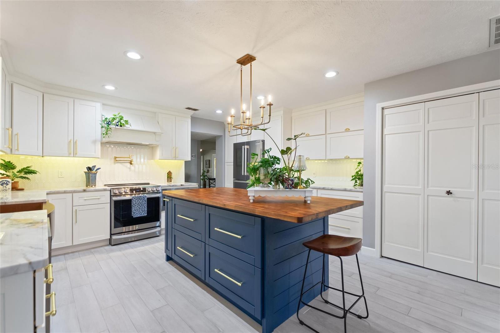Image 21 of 88 For 11204 Lake Sassa Drive