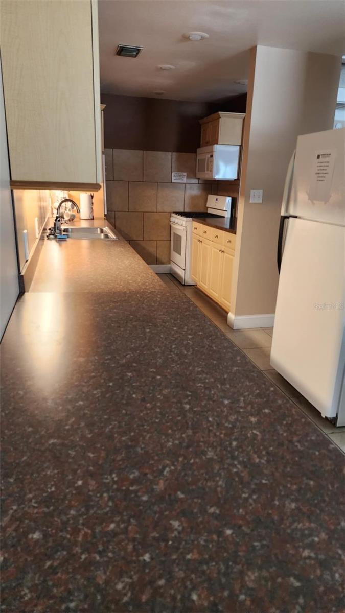 Image 12 of 19 For 4215 Bay Drive 1805b