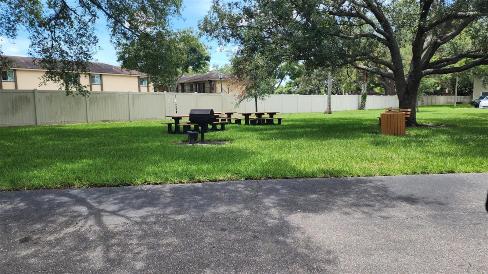 Image 15 of 19 For 4215 Bay Drive 1805b