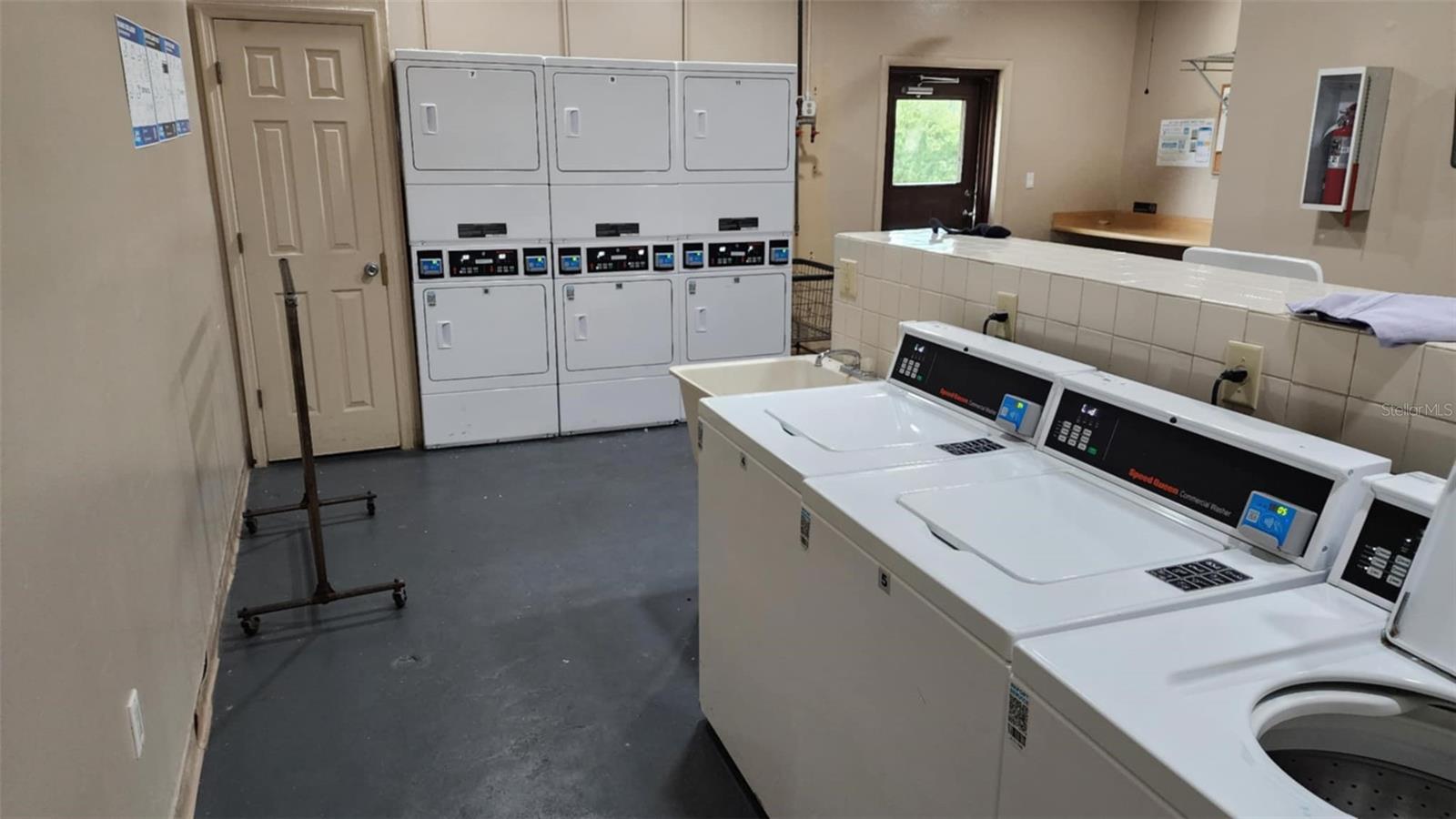 Image 16 of 19 For 4215 Bay Drive 1805b