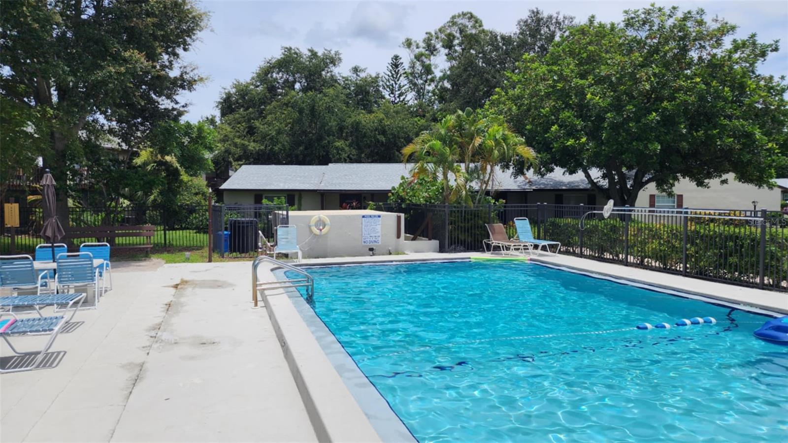 Image 17 of 19 For 4215 Bay Drive 1805b