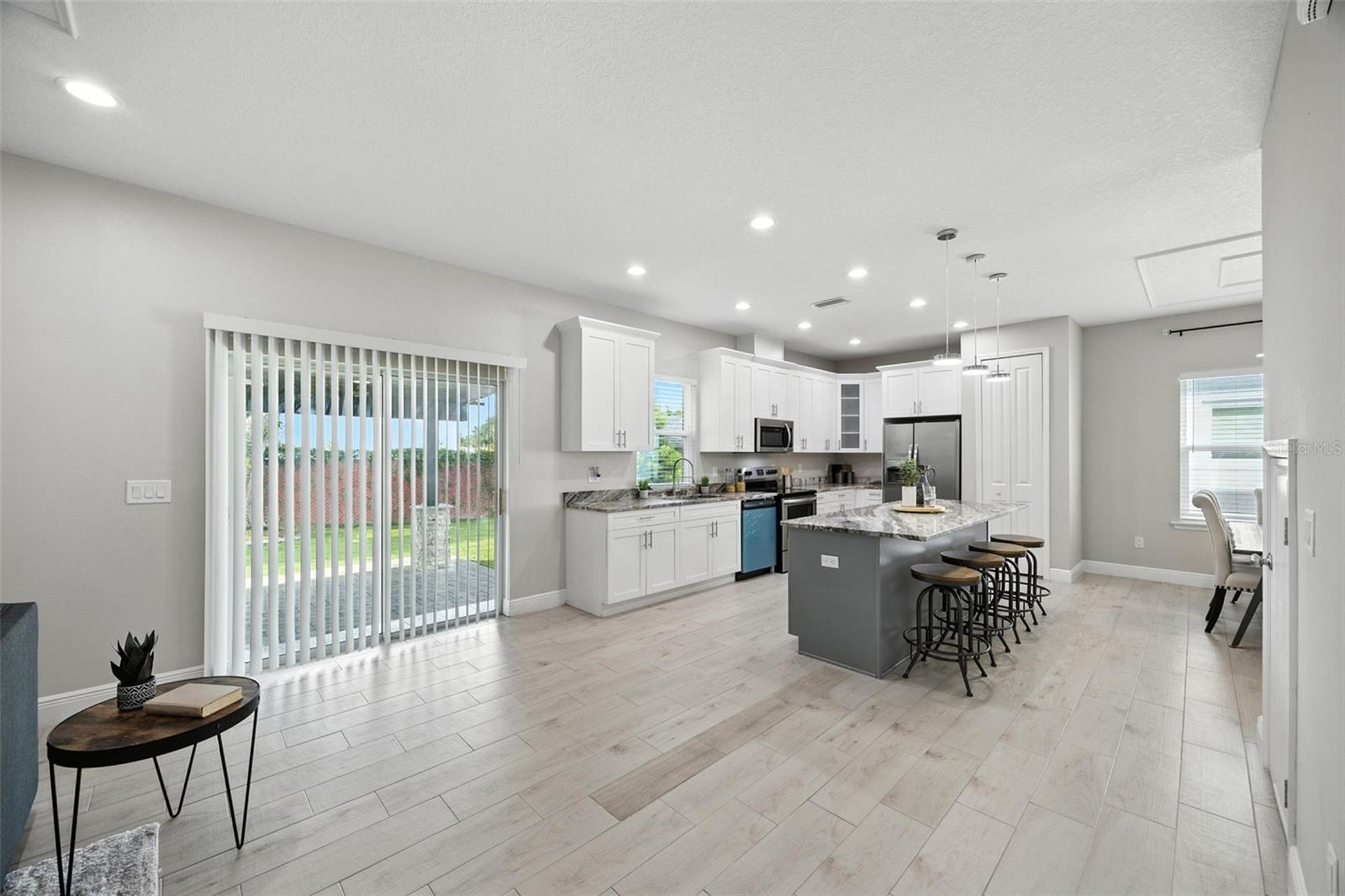 Image 11 of 30 For 2519 Hiawatha Street