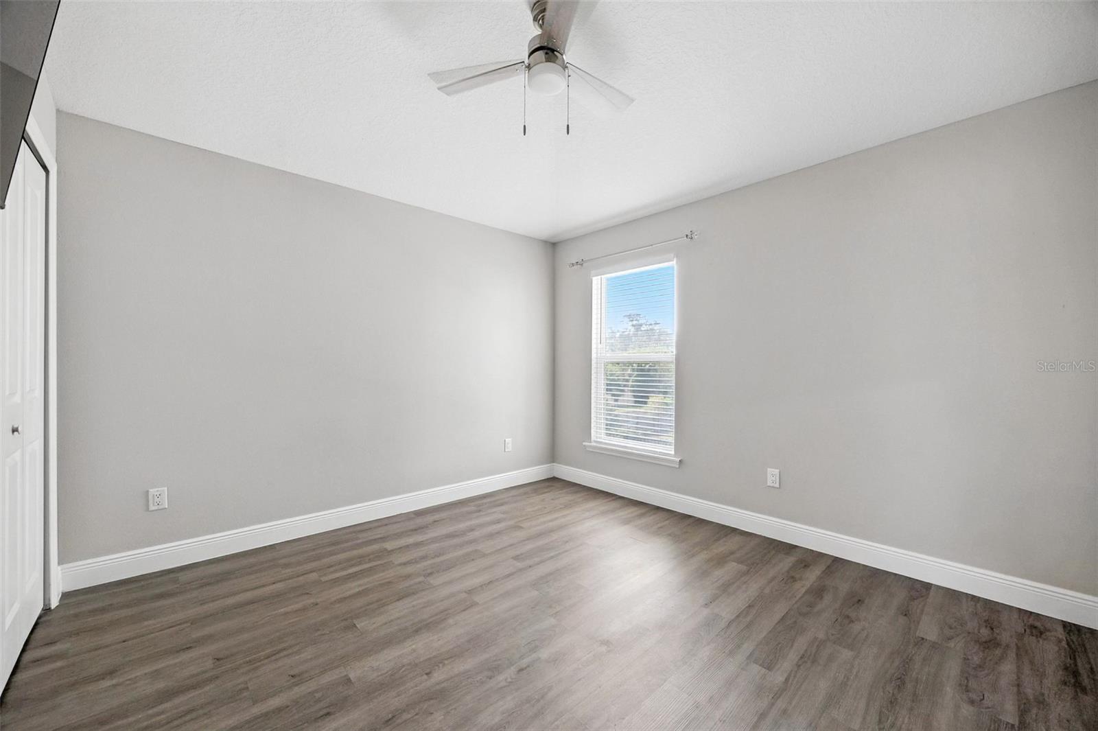 Image 15 of 30 For 2519 Hiawatha Street