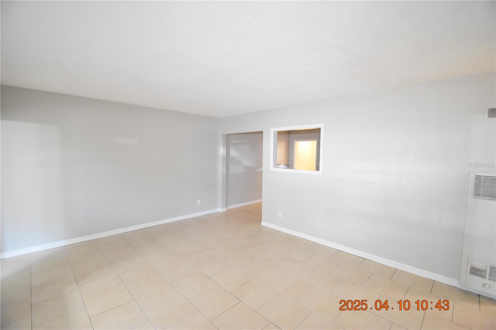 Image 16 of 34 For 400 Comet Avenue Right