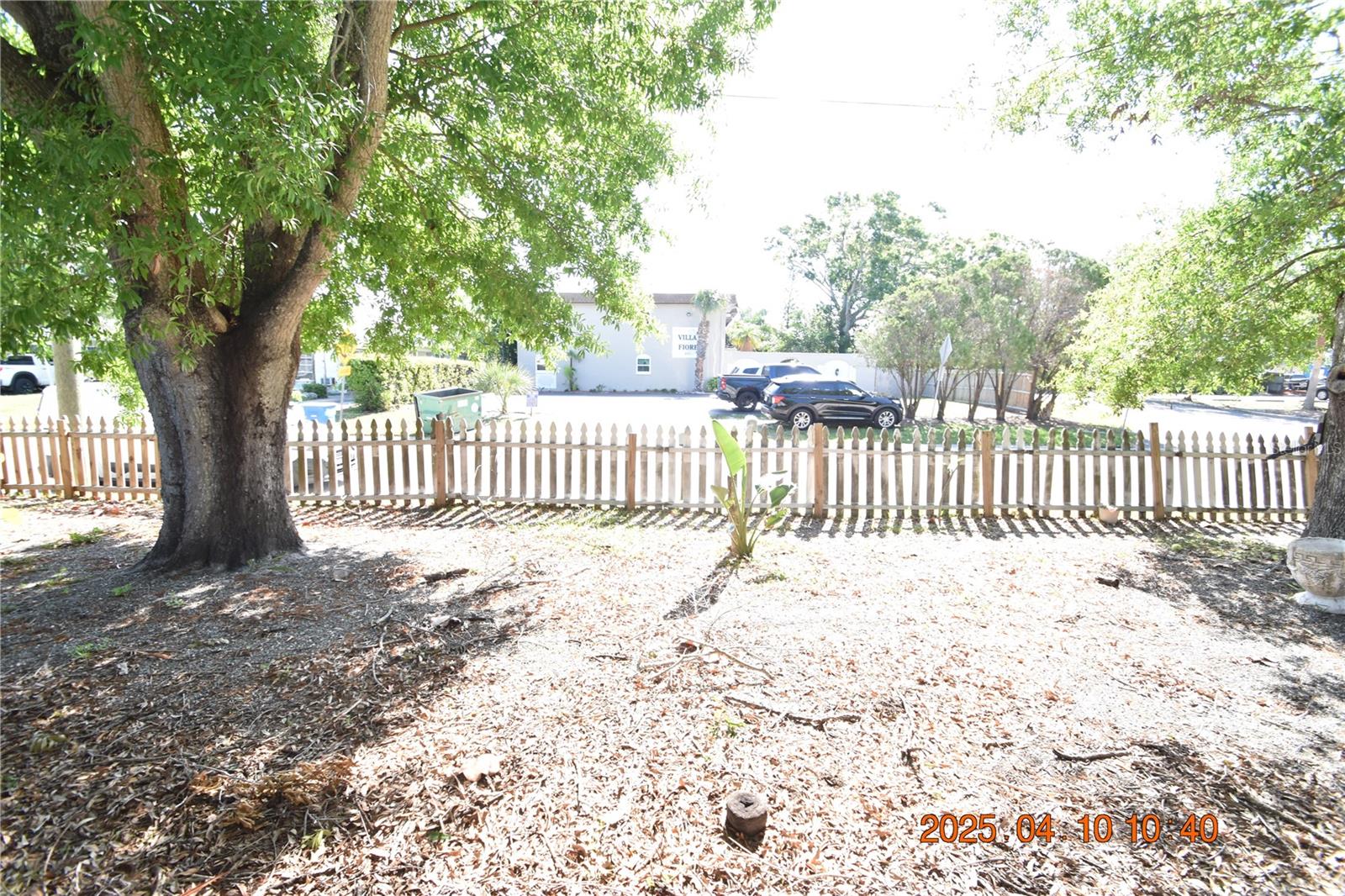 Image 5 of 34 For 400 Comet Avenue Right