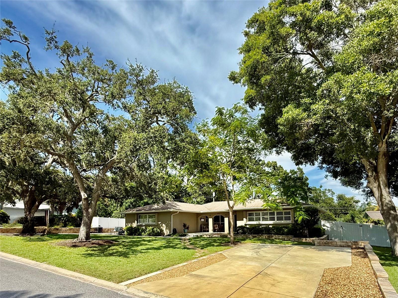 Details for 1135 Fountainhead Drive, LARGO, FL 33770