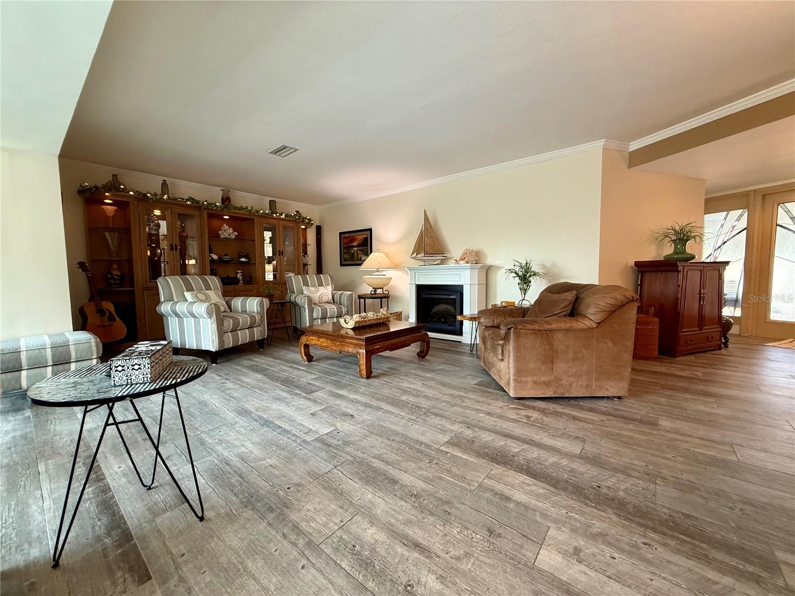 Image 18 of 99 For 1135 Fountainhead Drive
