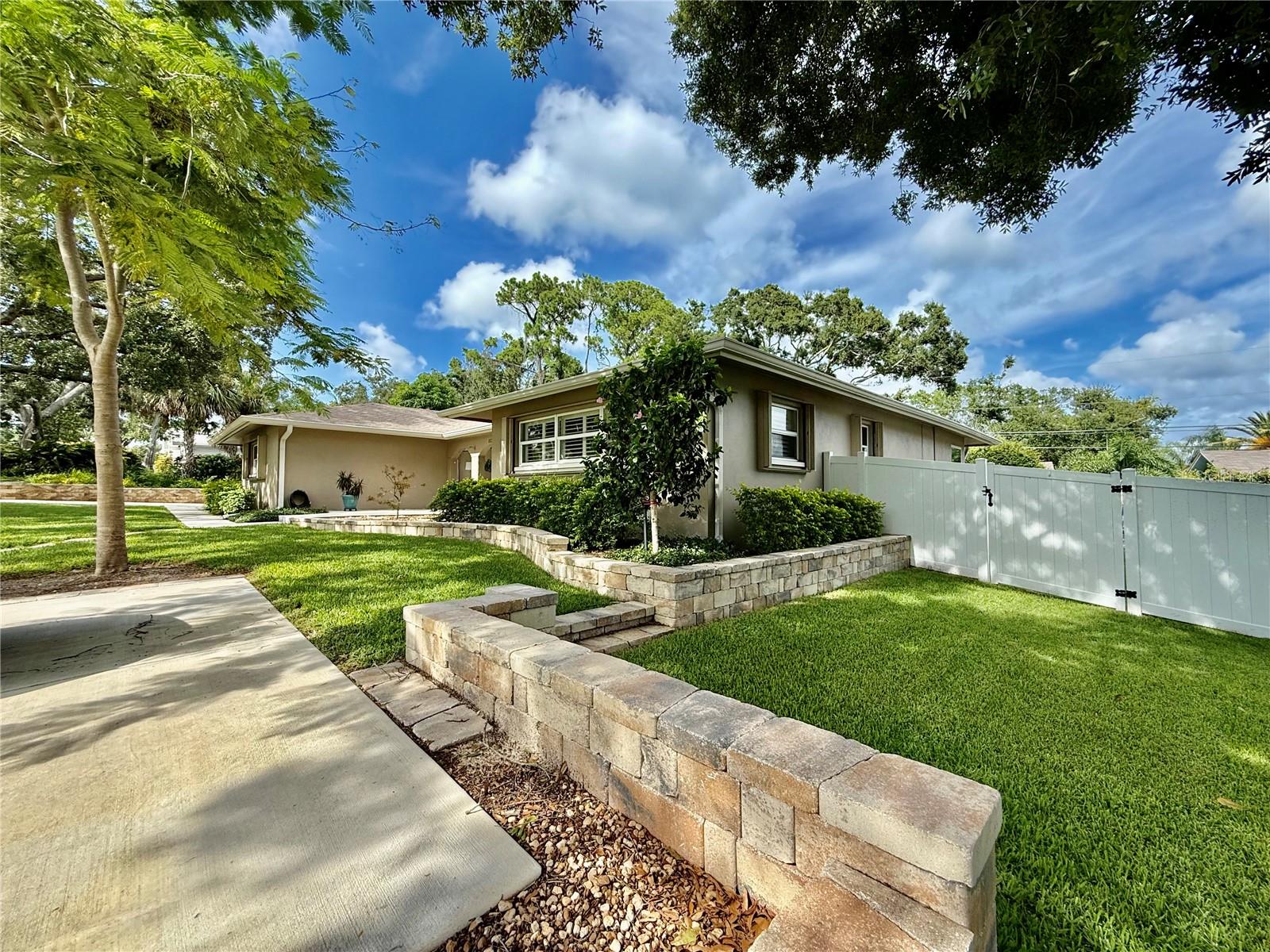 Image 4 of 99 For 1135 Fountainhead Drive