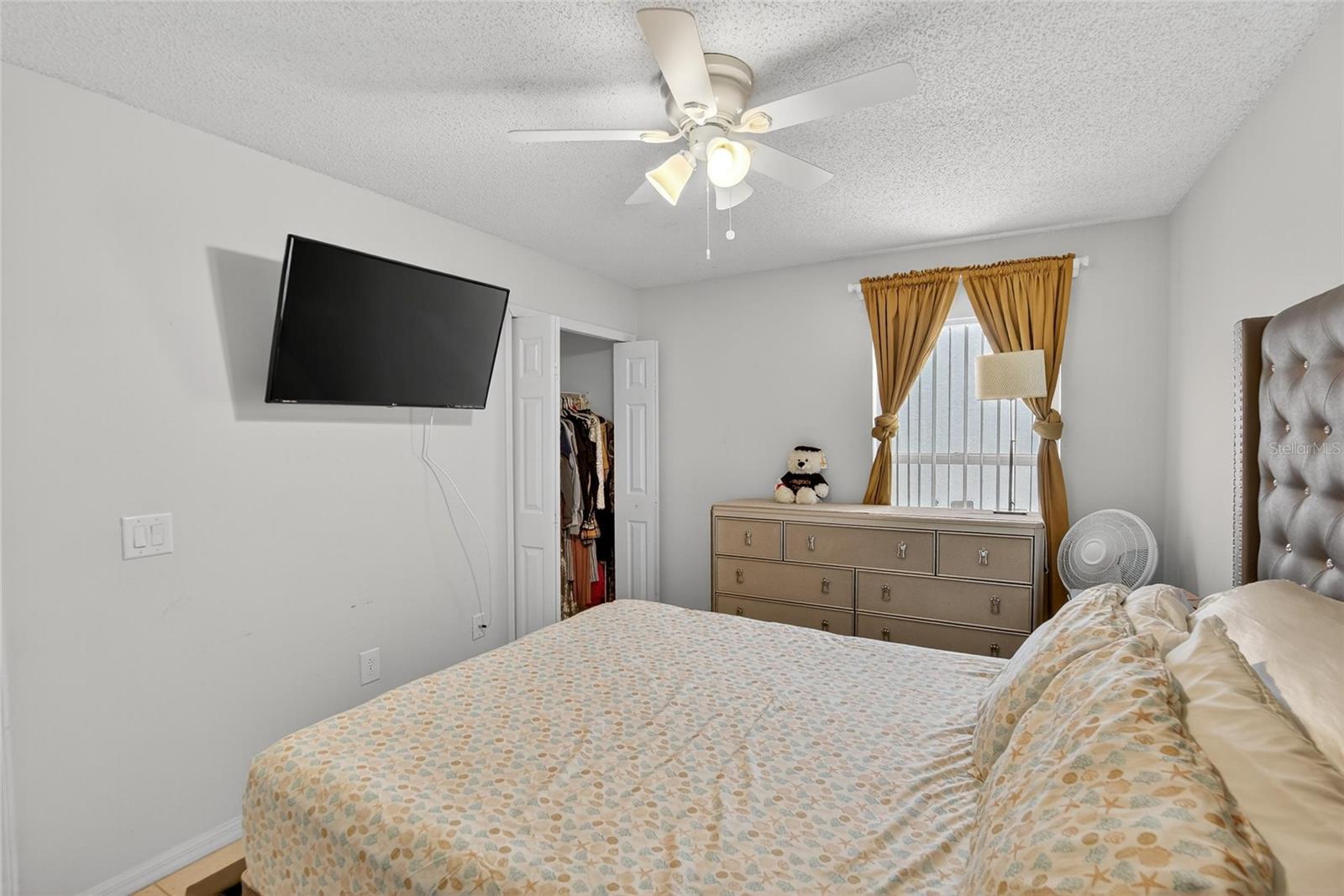 Image 16 of 69 For 13040 Waterbourne Drive