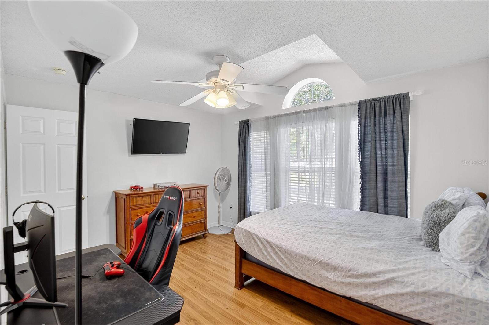 Image 24 of 69 For 13040 Waterbourne Drive