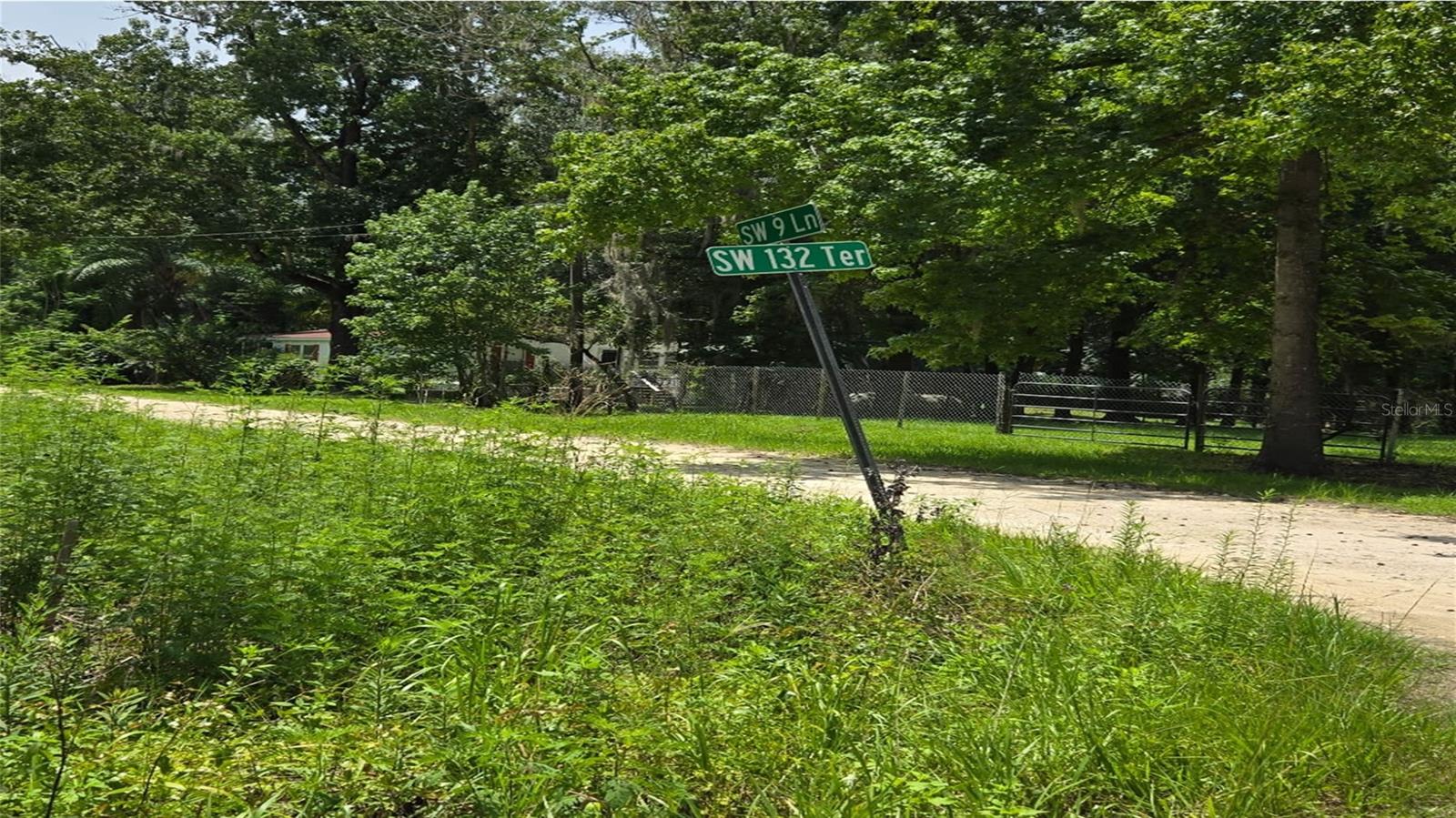 Image 4 of 5 For 01 9th Lane 