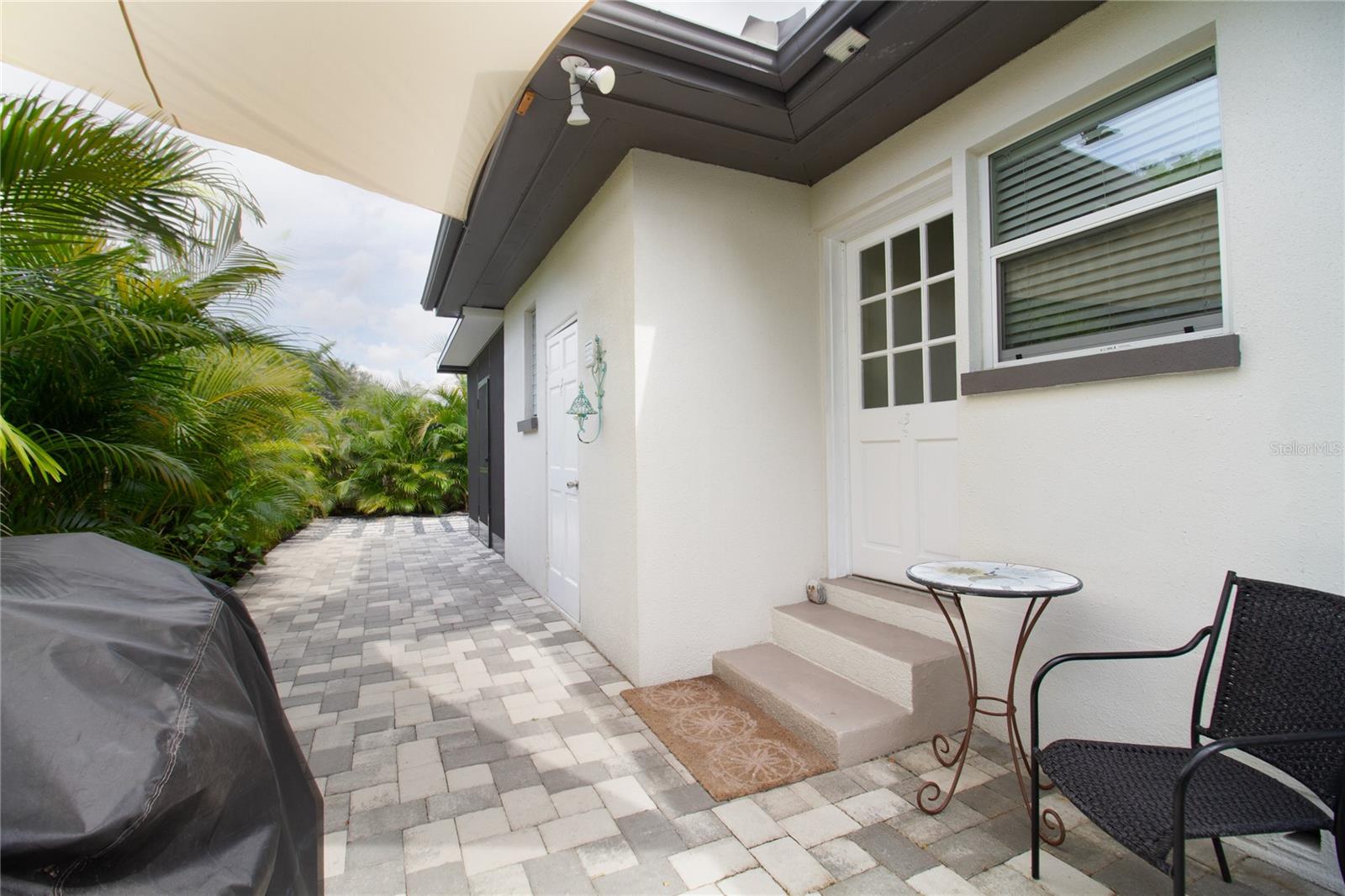 Image 11 of 48 For 2300 8th Avenue Sw