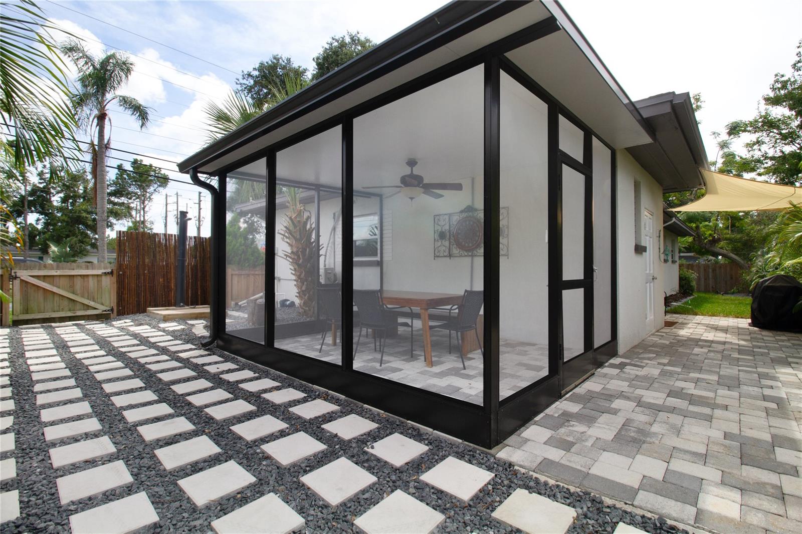 Image 13 of 48 For 2300 8th Avenue Sw