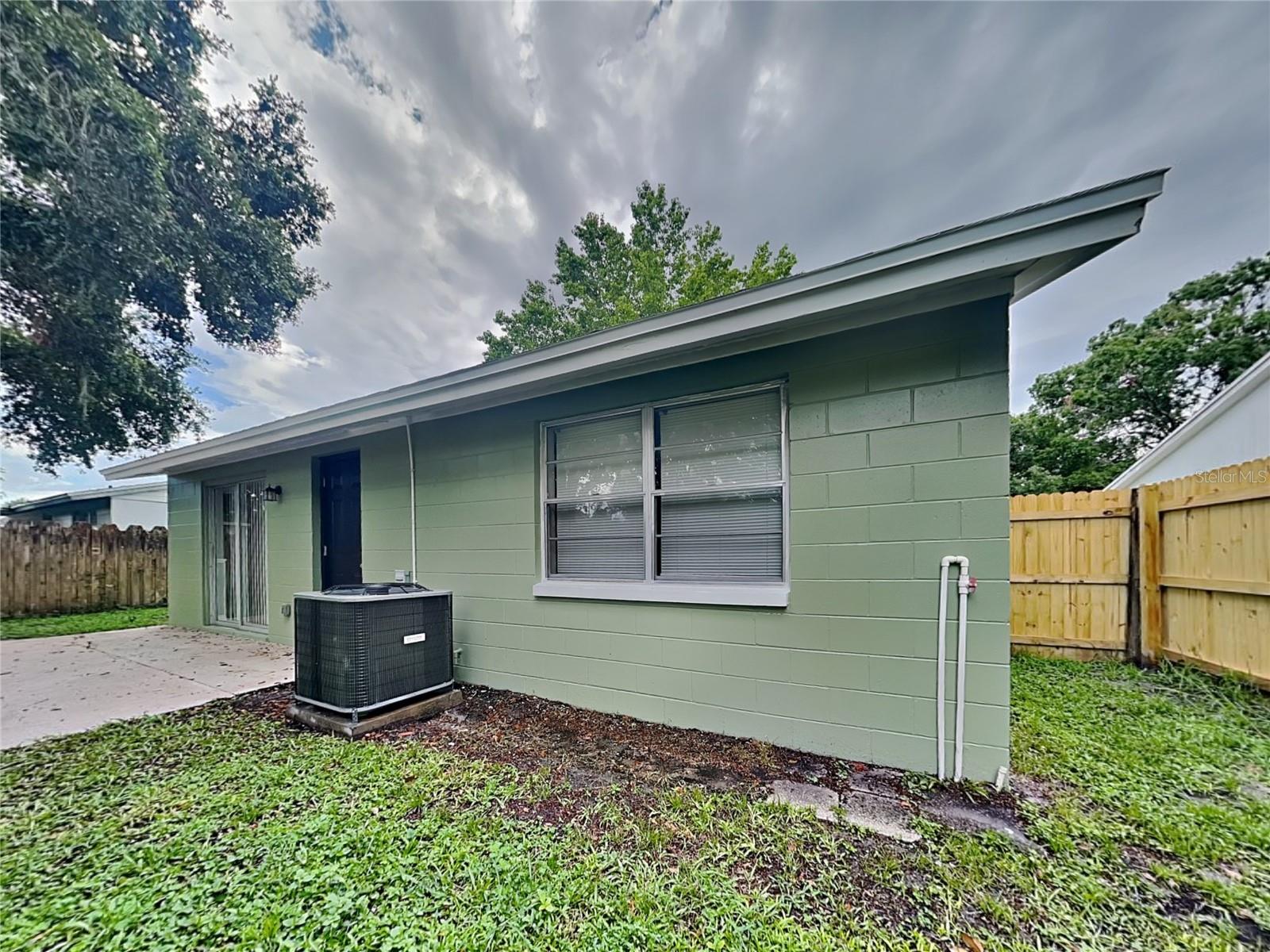 Image 17 of 17 For 16015 Splitlog Drive