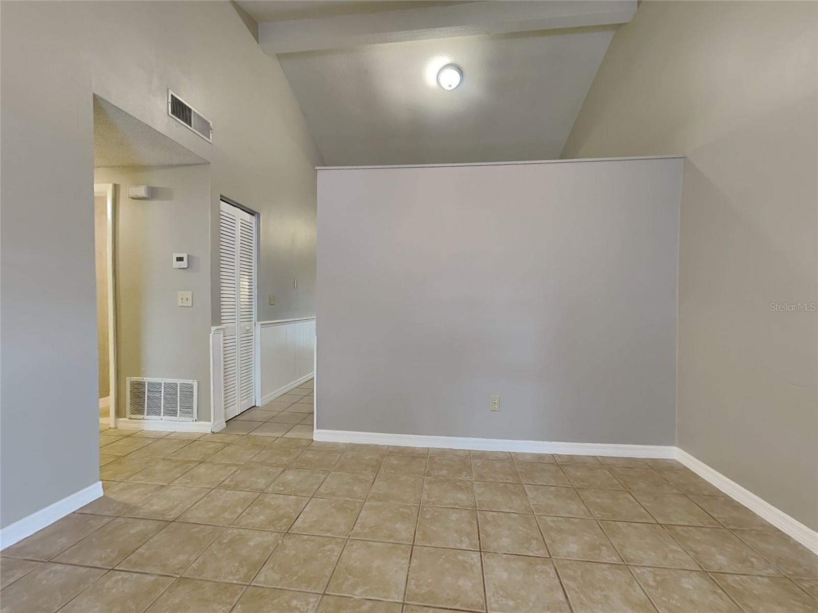 Image 3 of 17 For 16015 Splitlog Drive